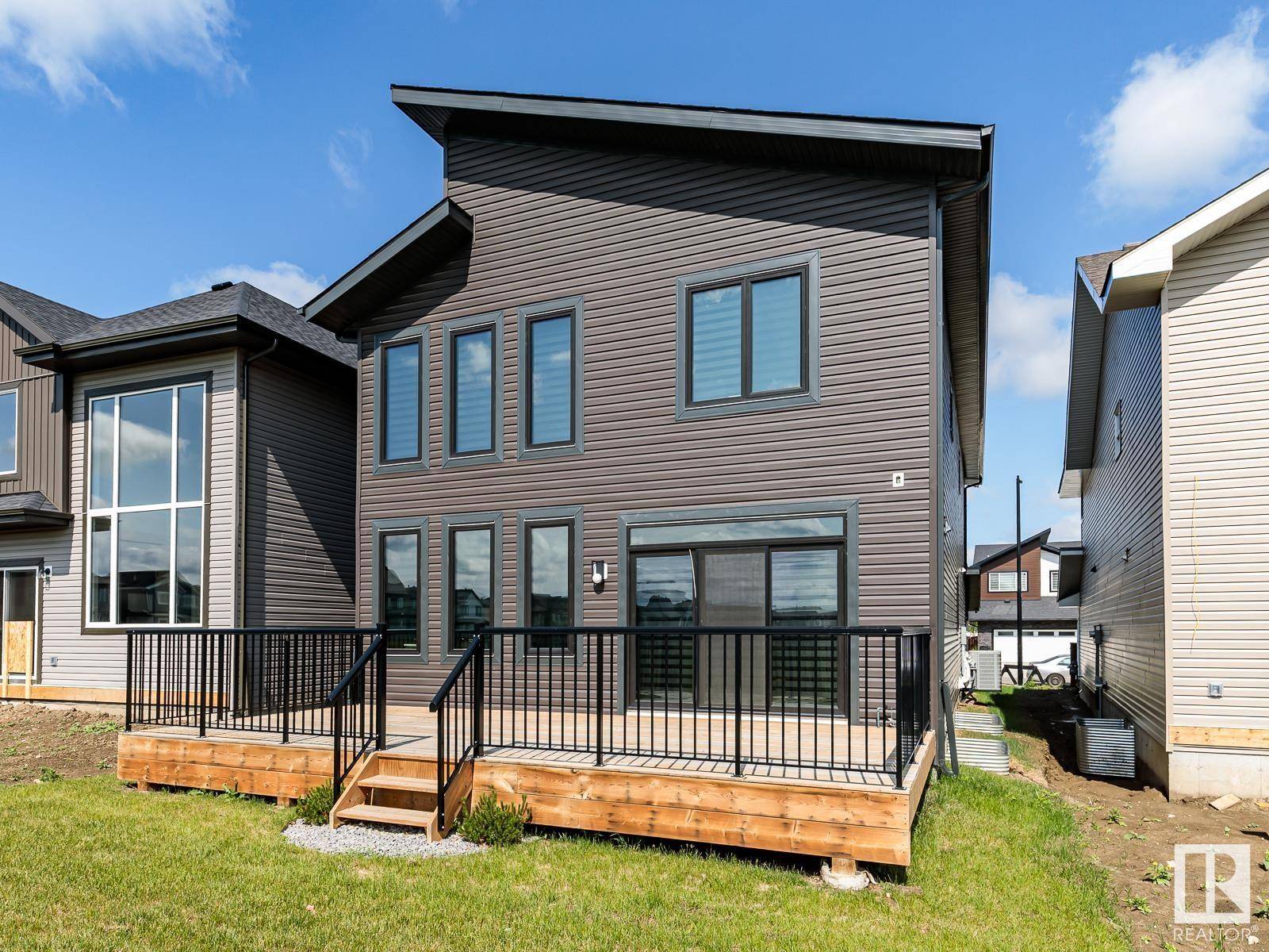 Edmonton, AB T6W 4J8,1607 157 ST SW