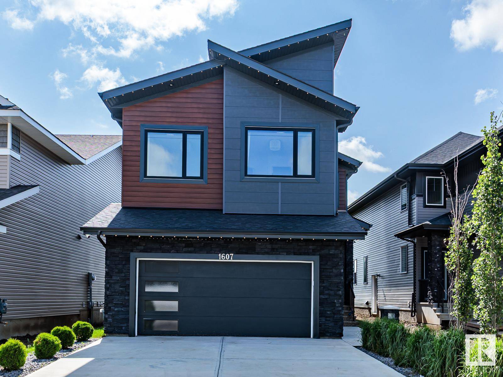 Edmonton, AB T6W 4J8,1607 157 ST SW