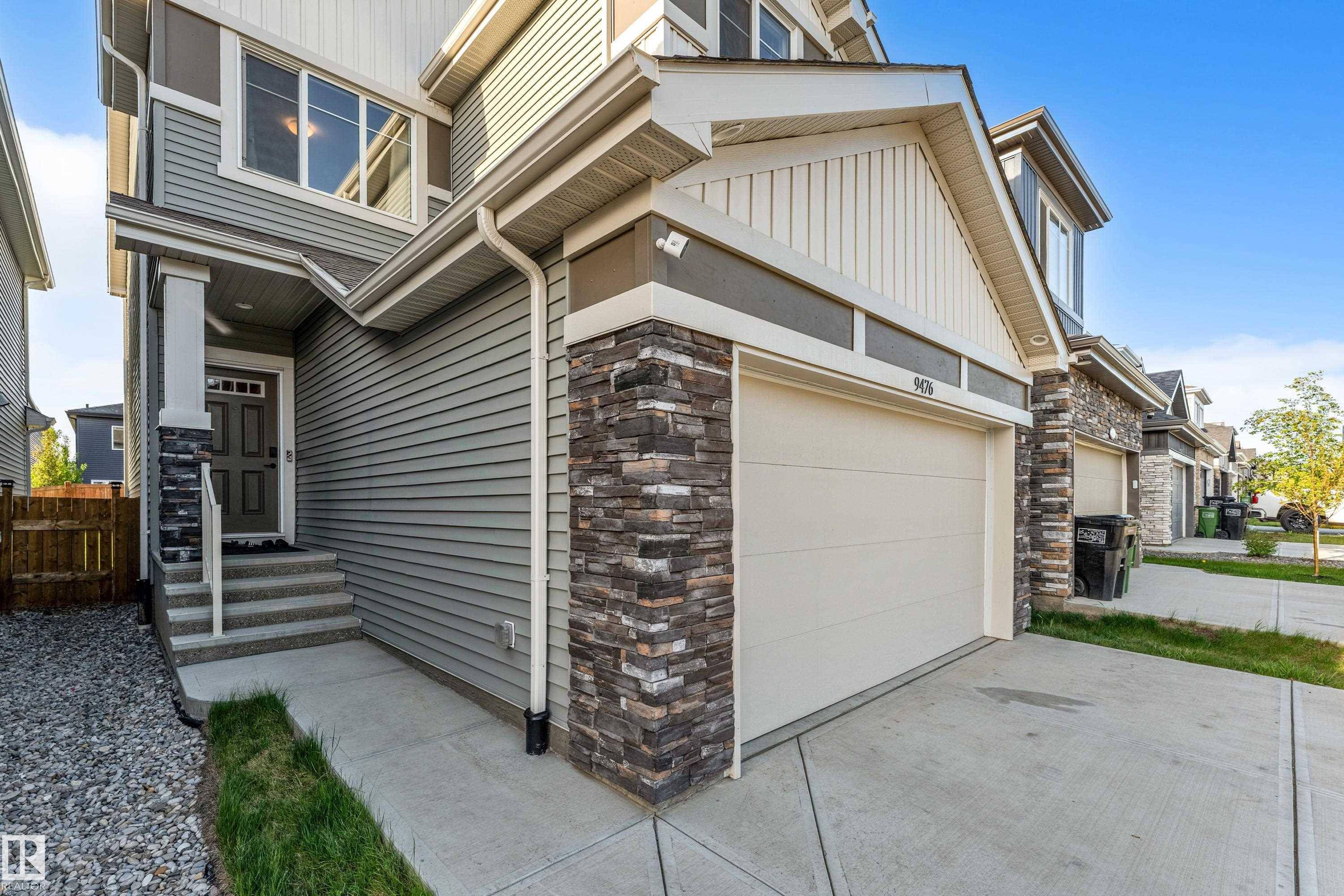Edmonton, AB T6X 2Z6,9476 PEAR CR SW
