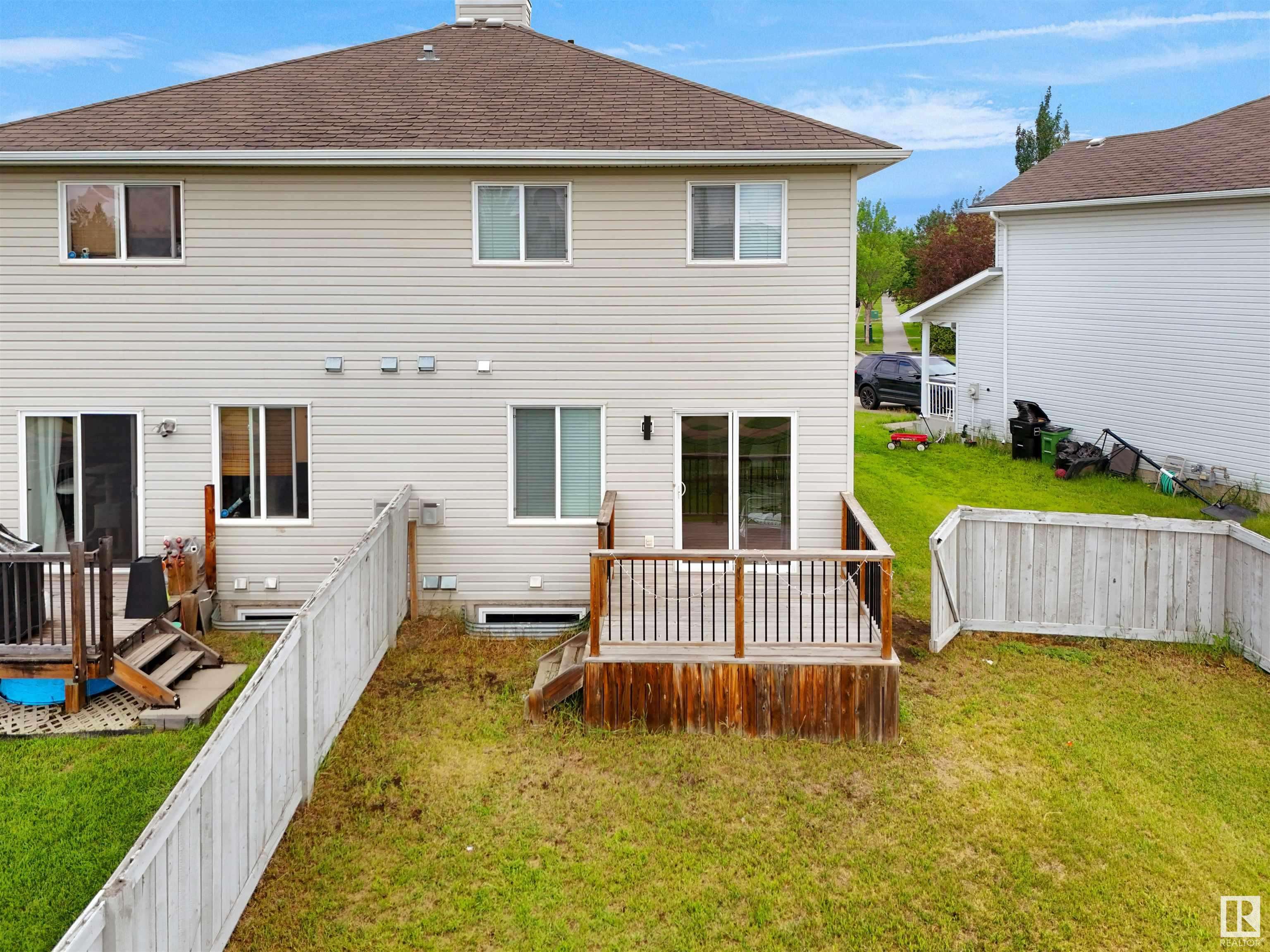 Edmonton, AB T5Y 0B3,5907 164 AV NW
