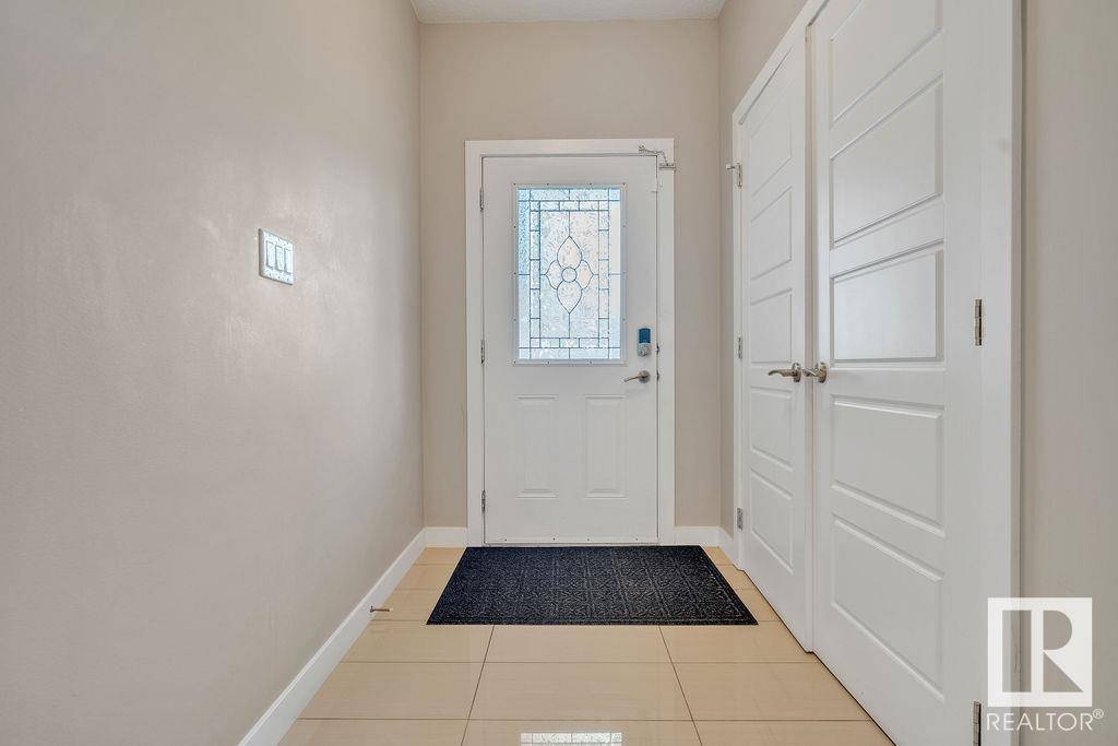Edmonton, AB T5Y 3S6,6003 168 AV NW