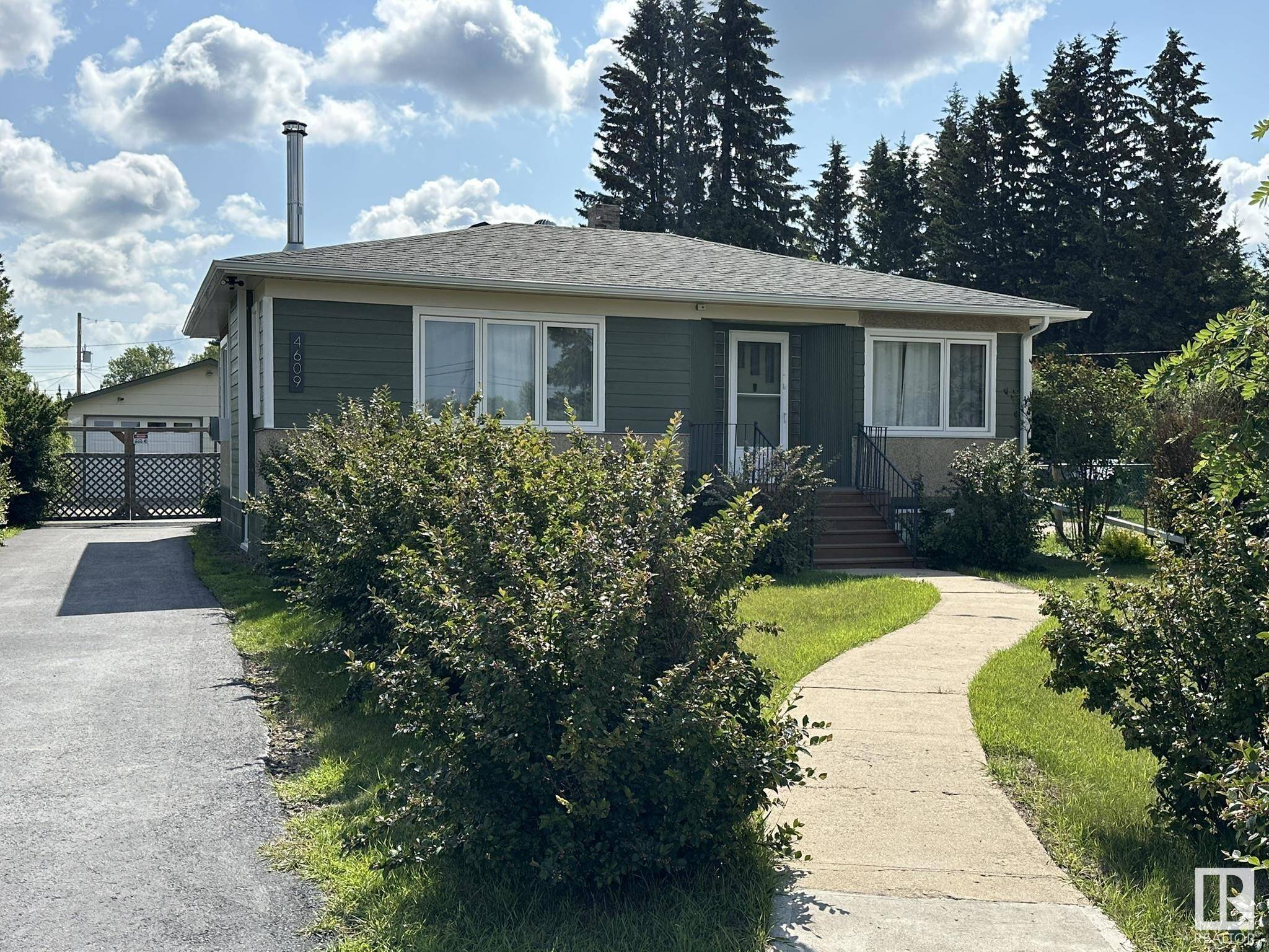 4609 East Railway DR, Smoky Lake Town, AB T0A 3C0