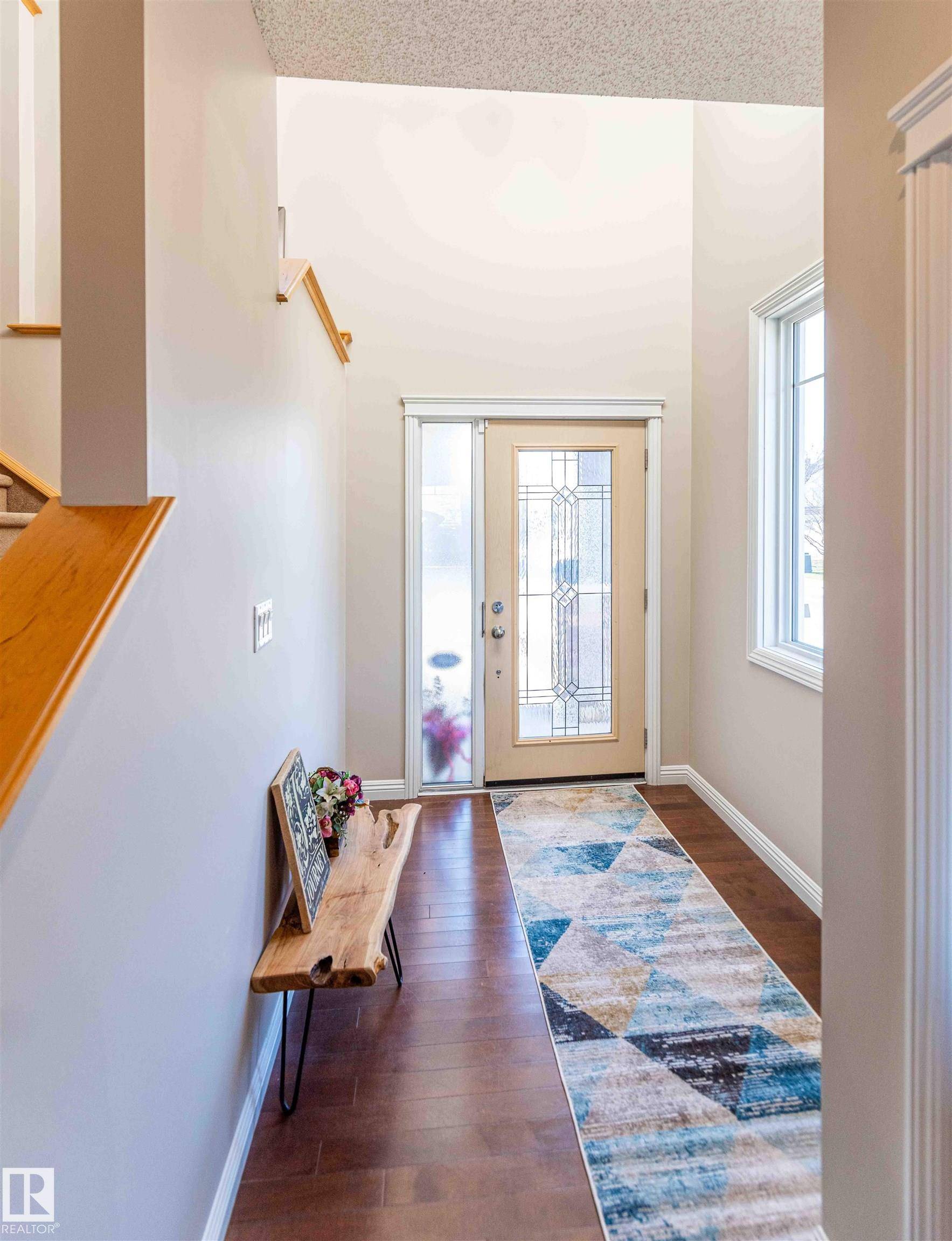 Edmonton, AB T6W 0H3,1003 ARMITAGE CR SW