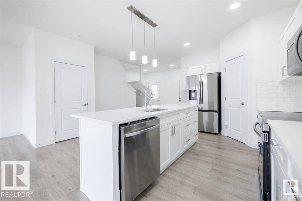 Fort Saskatchewan, AB T8L 0X8,129 ELM ST