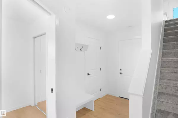 Edmonton, AB T6M 3B5,5134 River's Edge WY NW