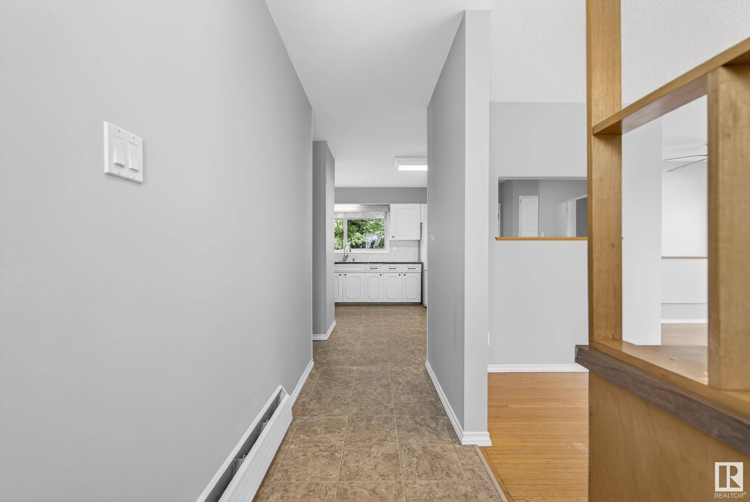 Edmonton, AB T5R 1K3,9448 151 ST NW