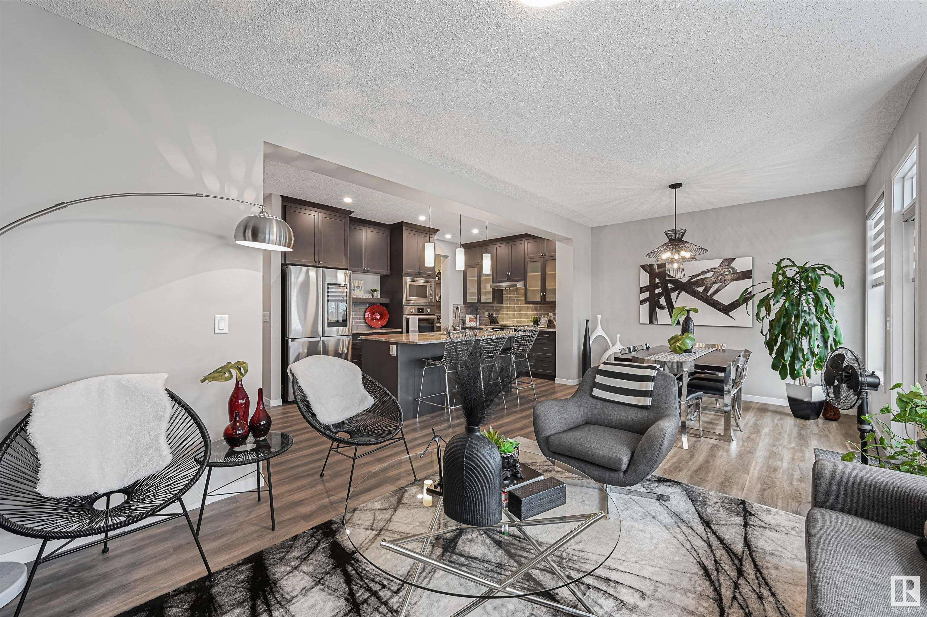 Edmonton, AB T6W 4X7,1914 159 ST SW