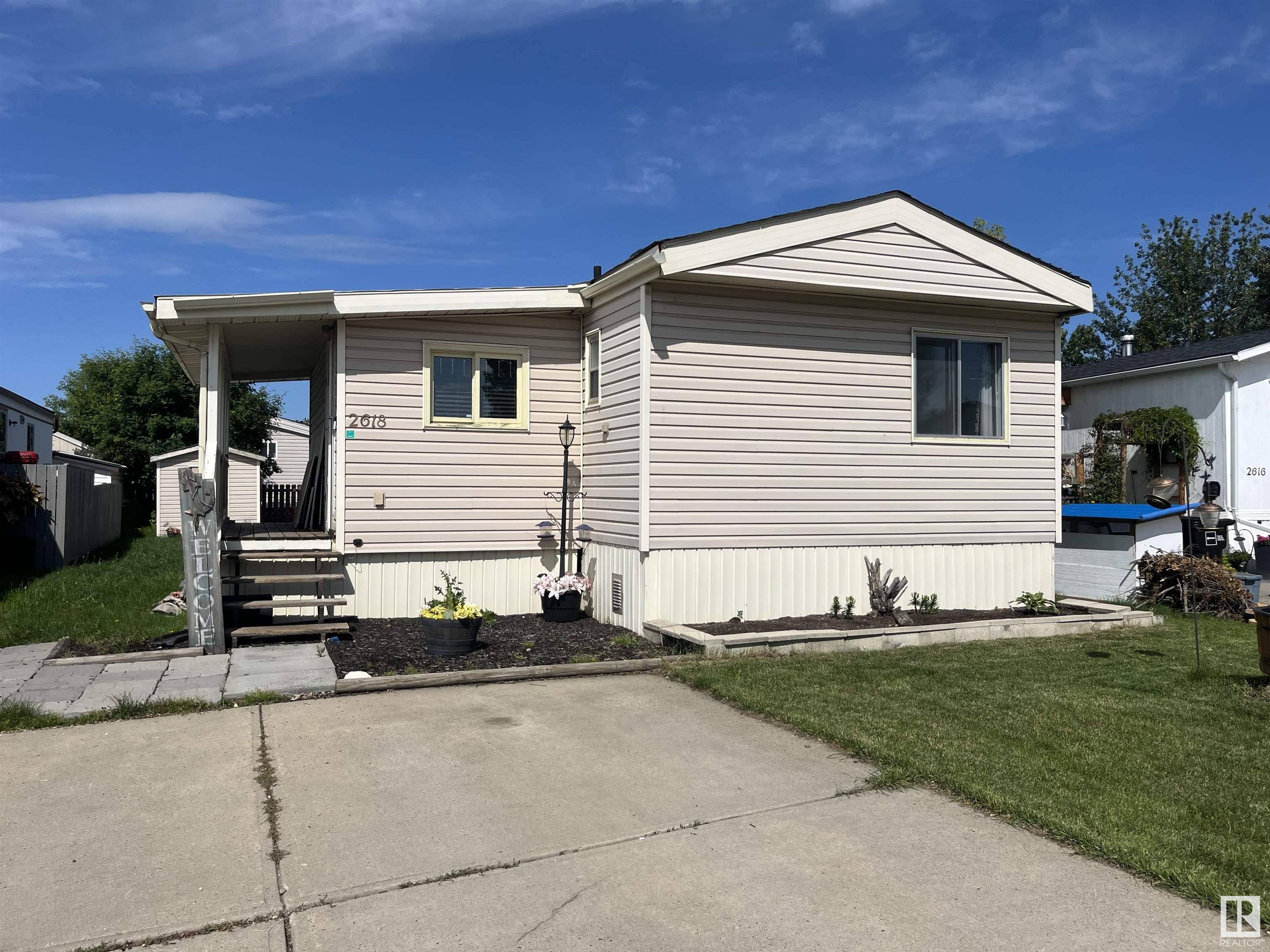 #2618 LAKEVIEW CLOSE NW, Edmonton, AB T5S 1T7