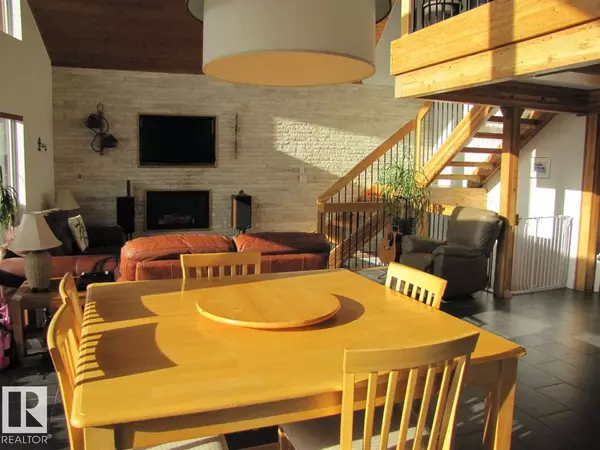 Vegreville, AB T9C 1A3,4326 52 st