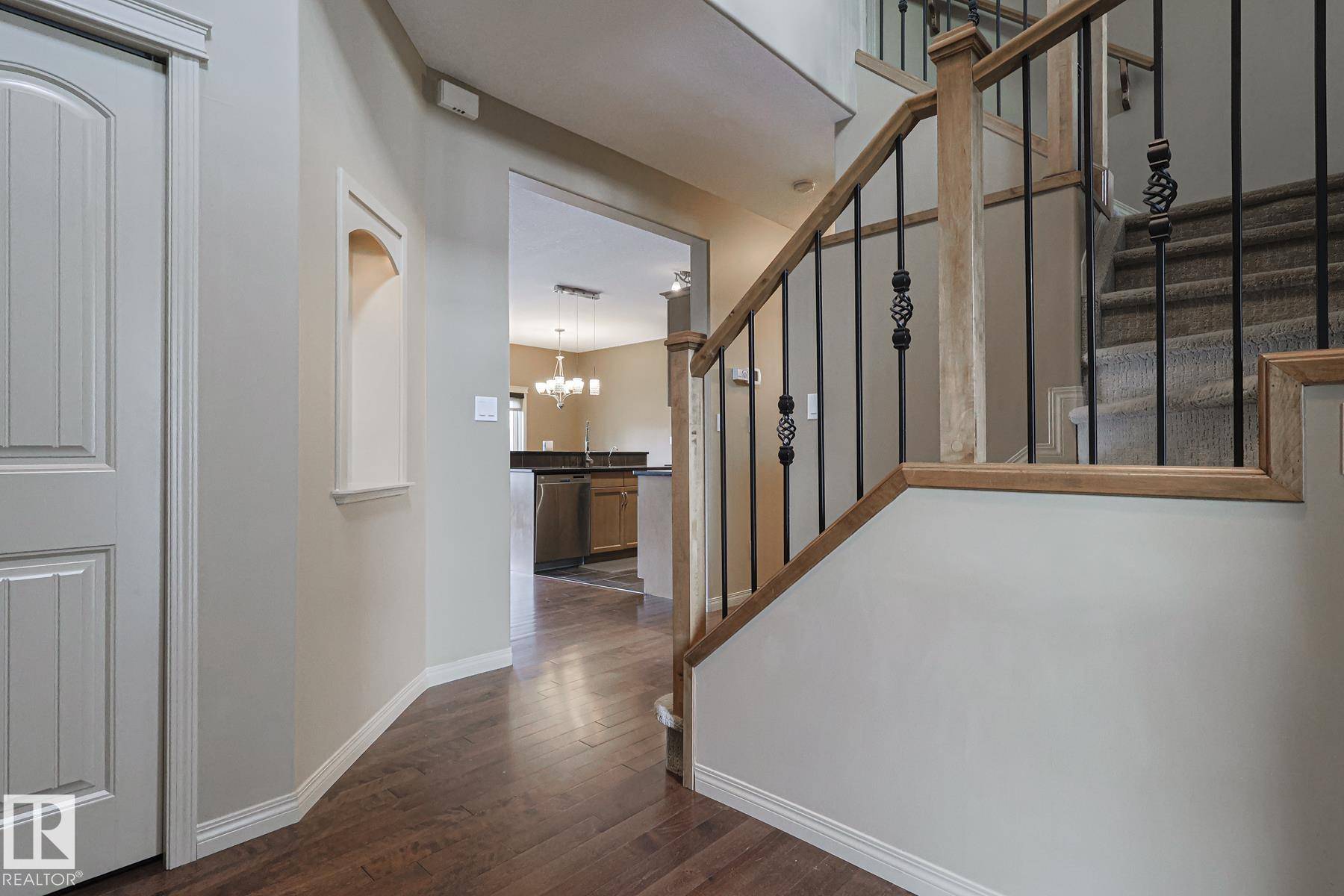 Edmonton, AB T5T 3Y5,9204 209 ST NW