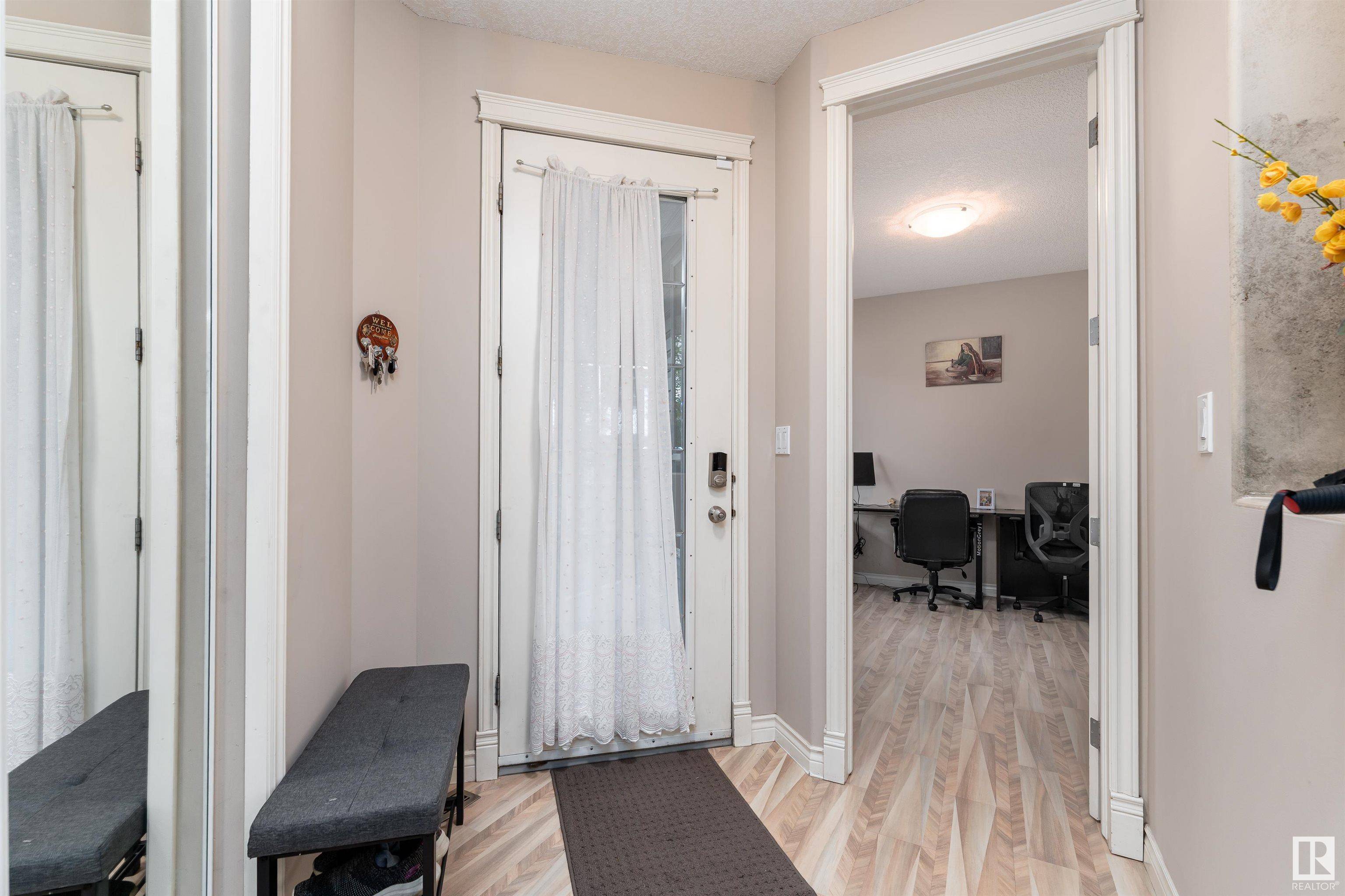 Edmonton, AB T6R 2T8,387 HEATH RD NW