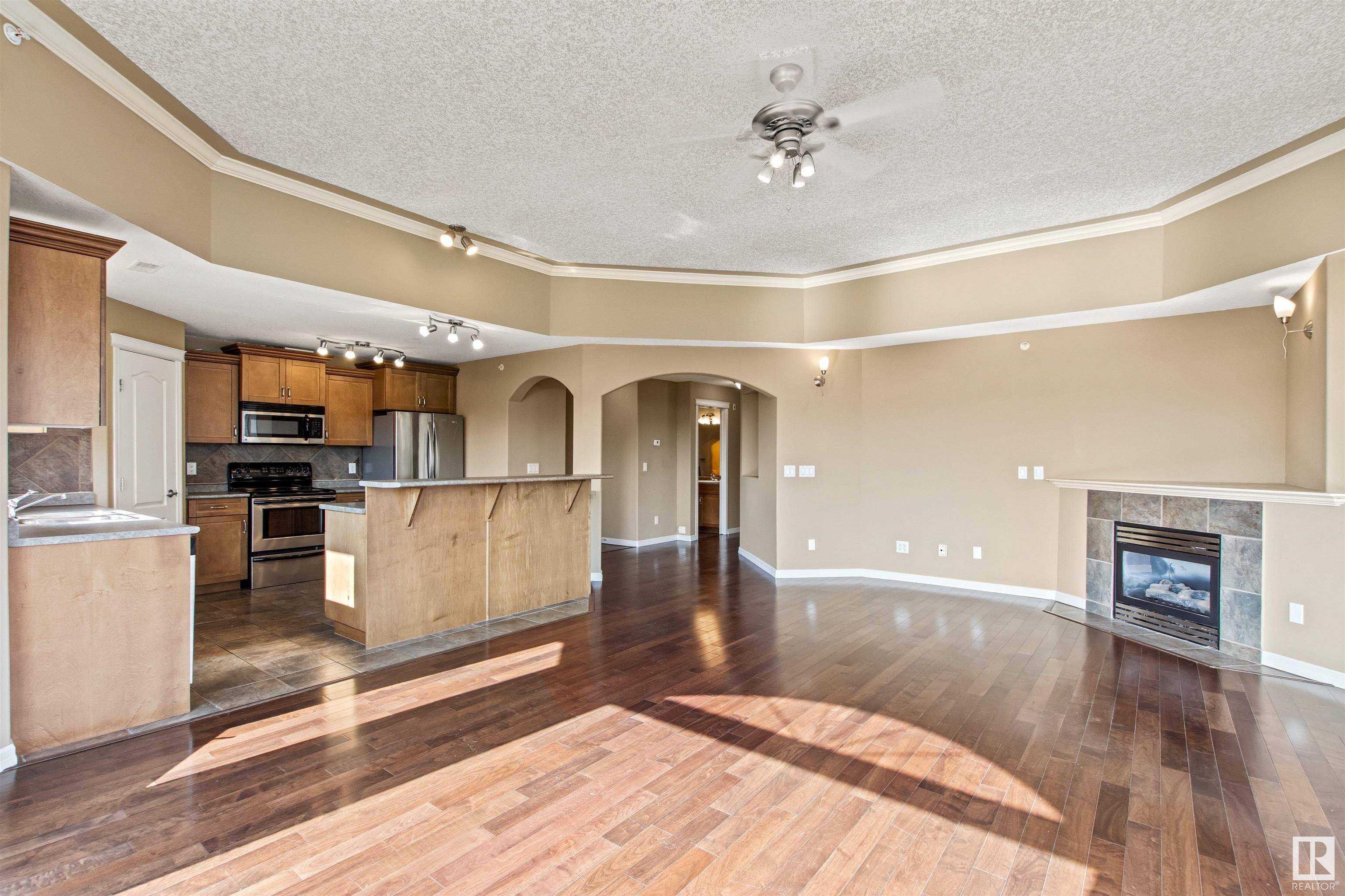 Edmonton, AB T6L 7G2,#520 237 Youville DR E NW