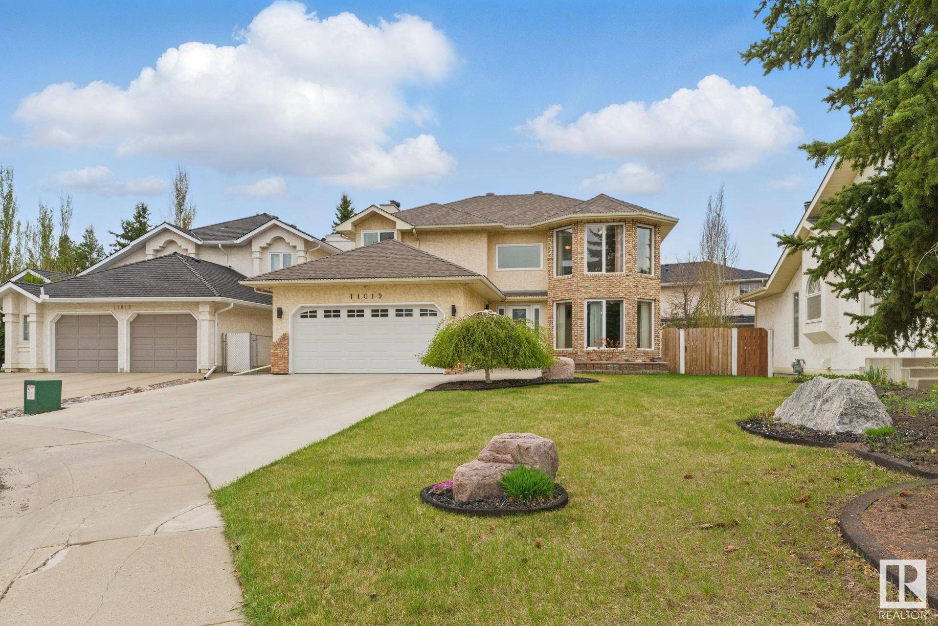 Edmonton, AB T6J 6N4,11019 10 AV NW
