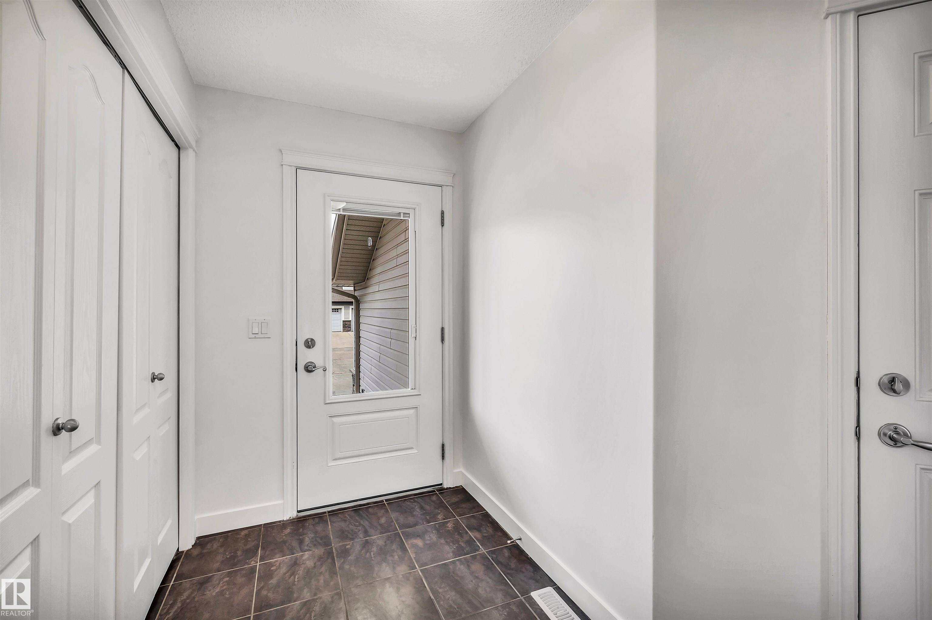 Edmonton, AB T6W 0M5,17129 7A AV SW