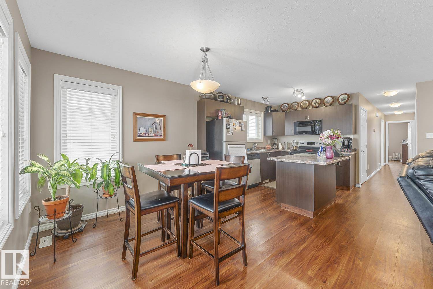 Cold Lake, AB T9M 0B1,B 6715 47 ST
