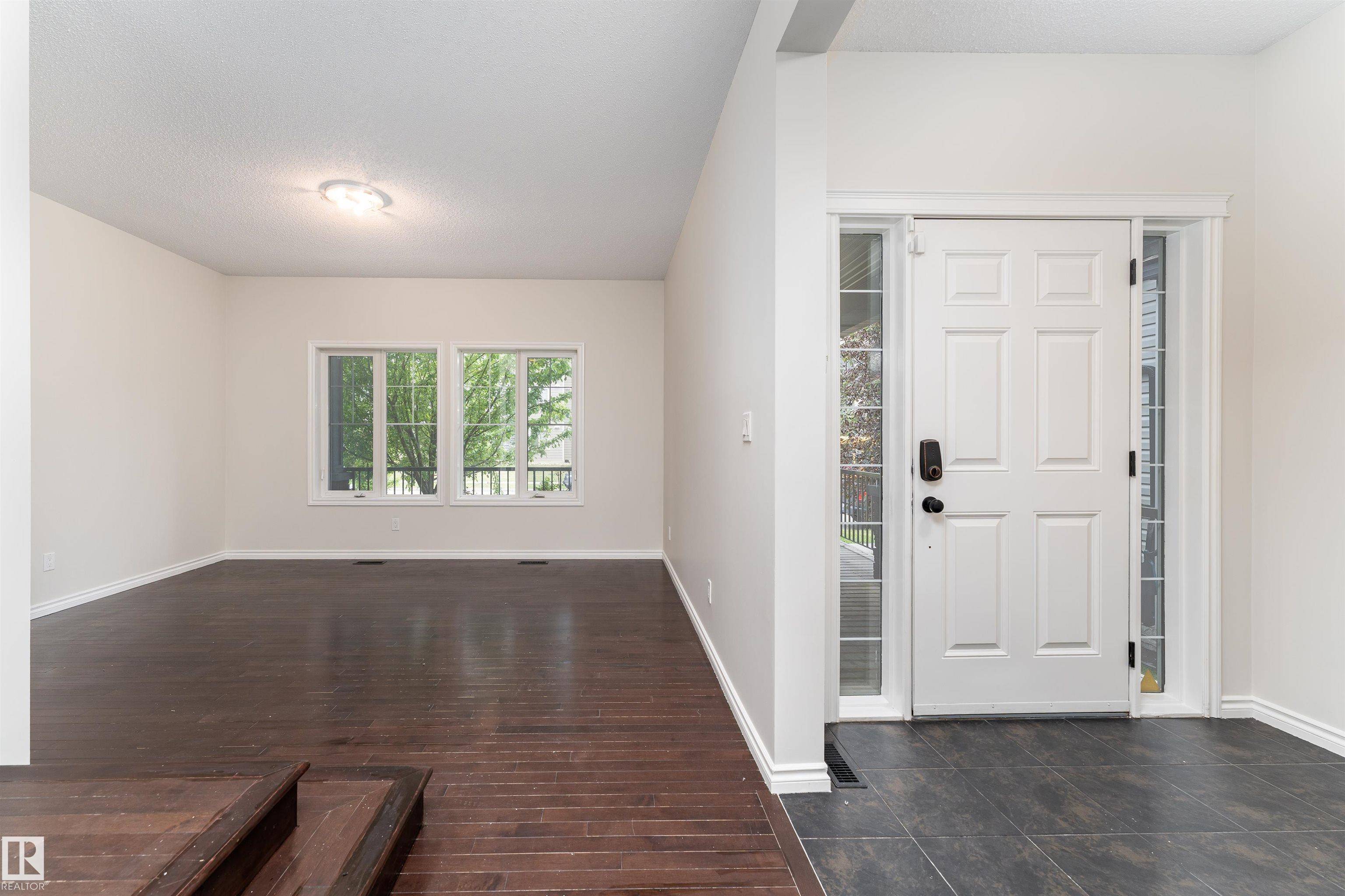 Edmonton, AB T5Y 0P7,1075 MCCONACHIE BV NW