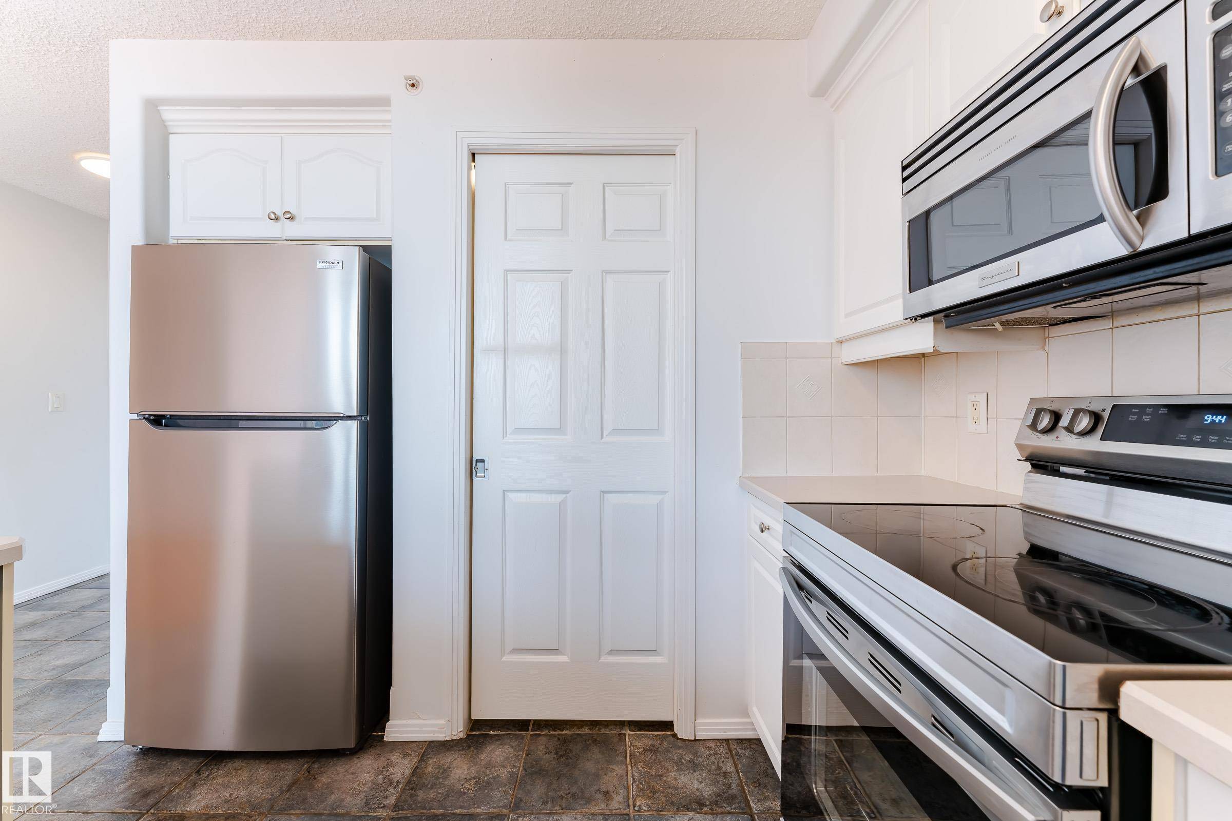 Edmonton, AB T5T 6J4,#433 9704 174 ST NW