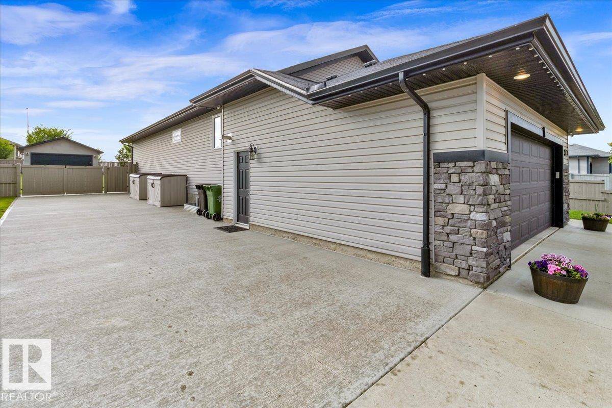 Fort Saskatchewan, AB T8L 0P1,66 GREENFIELD WD