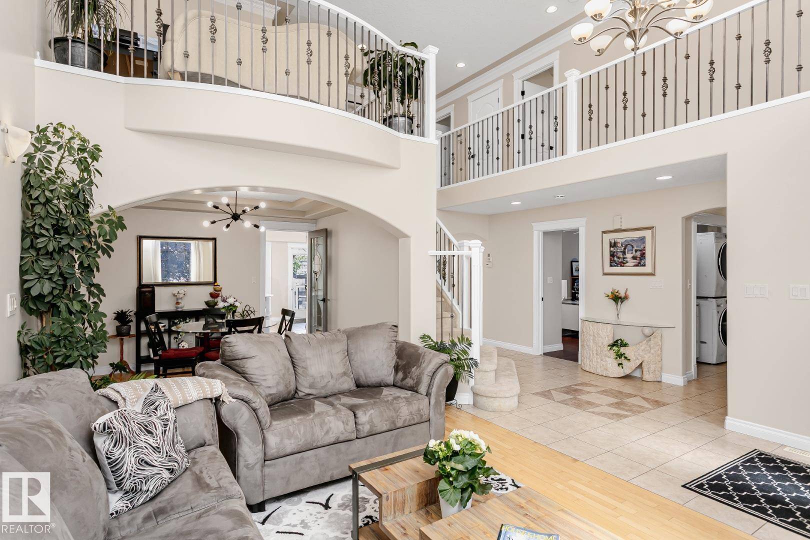 Edmonton, AB T6X 1L1,6736 11 AV SW