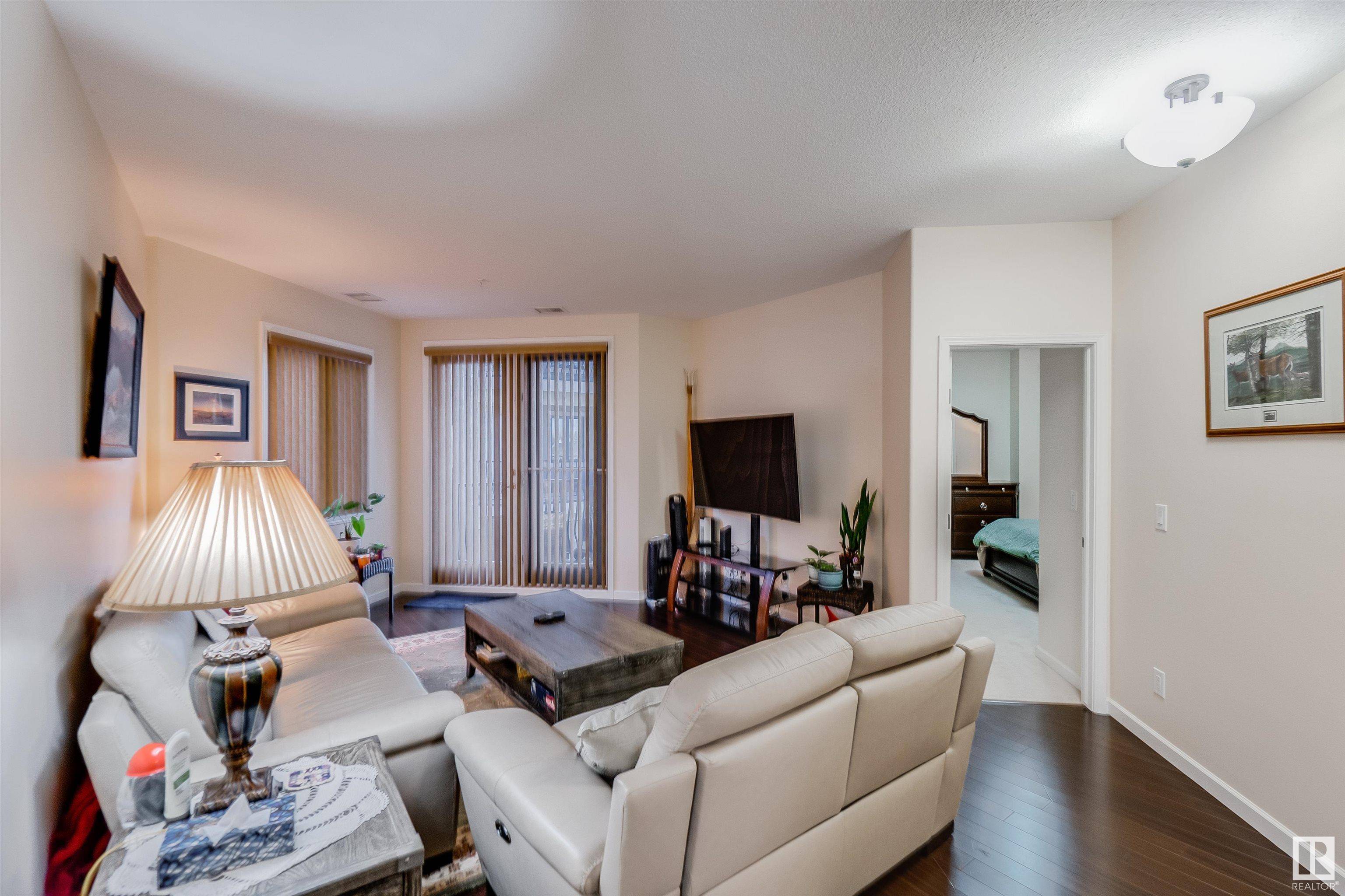 Edmonton, AB T6R 0S5,#322 6083 MAYNARD WY NW