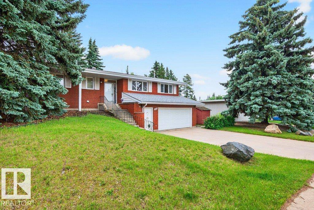 8623 137 ST NW, Edmonton, AB T5R 0C5