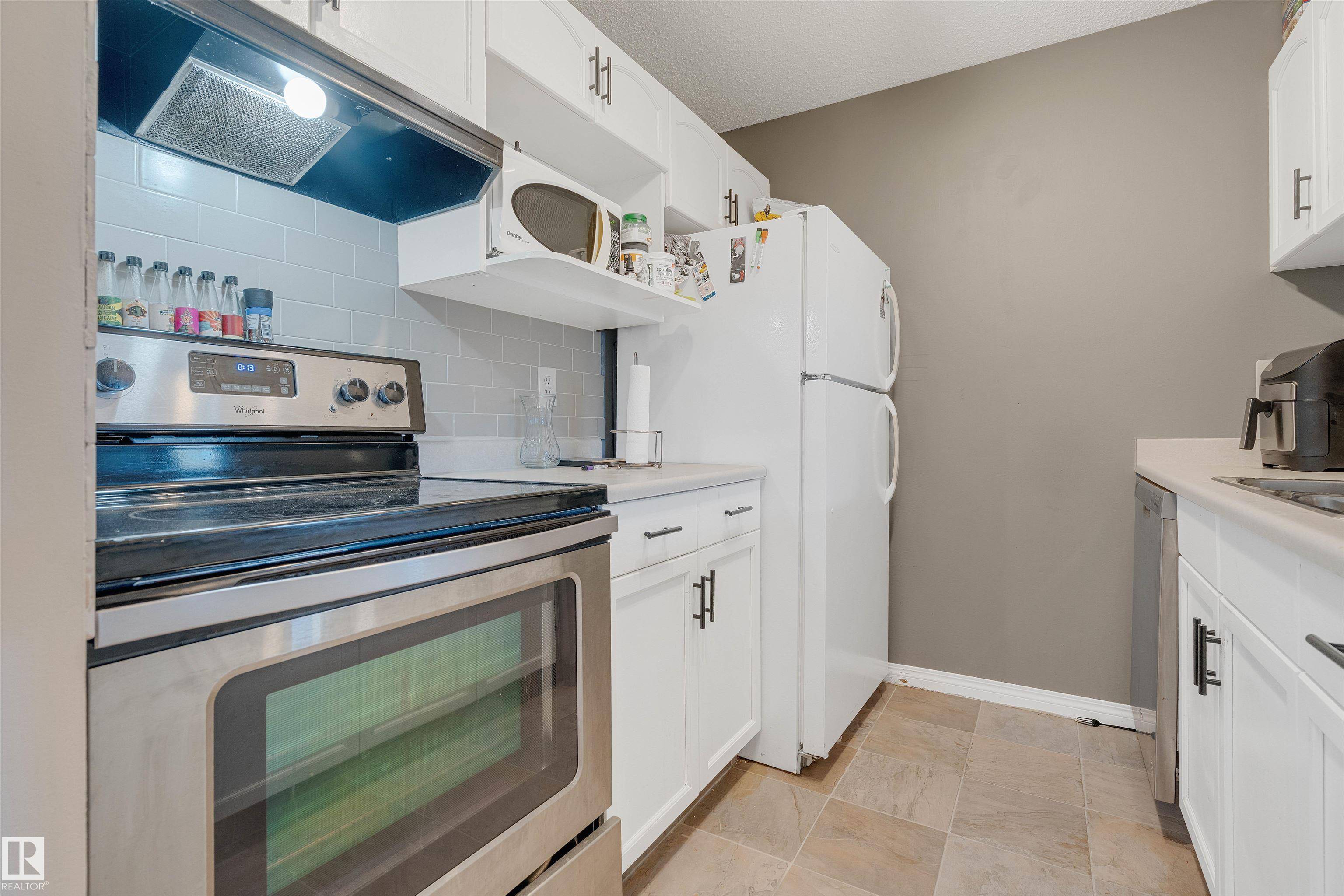 Edmonton, AB T5H 4L9,#354 10520 120 ST NW