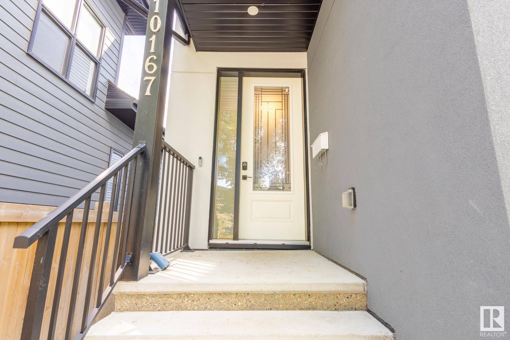 Edmonton, AB T5H 1P8,10167 89 ST NW