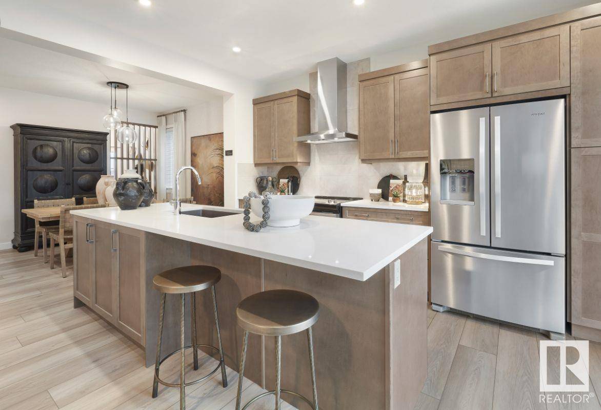 Edmonton, AB T6W 5K9,3247 DIXON WY SW