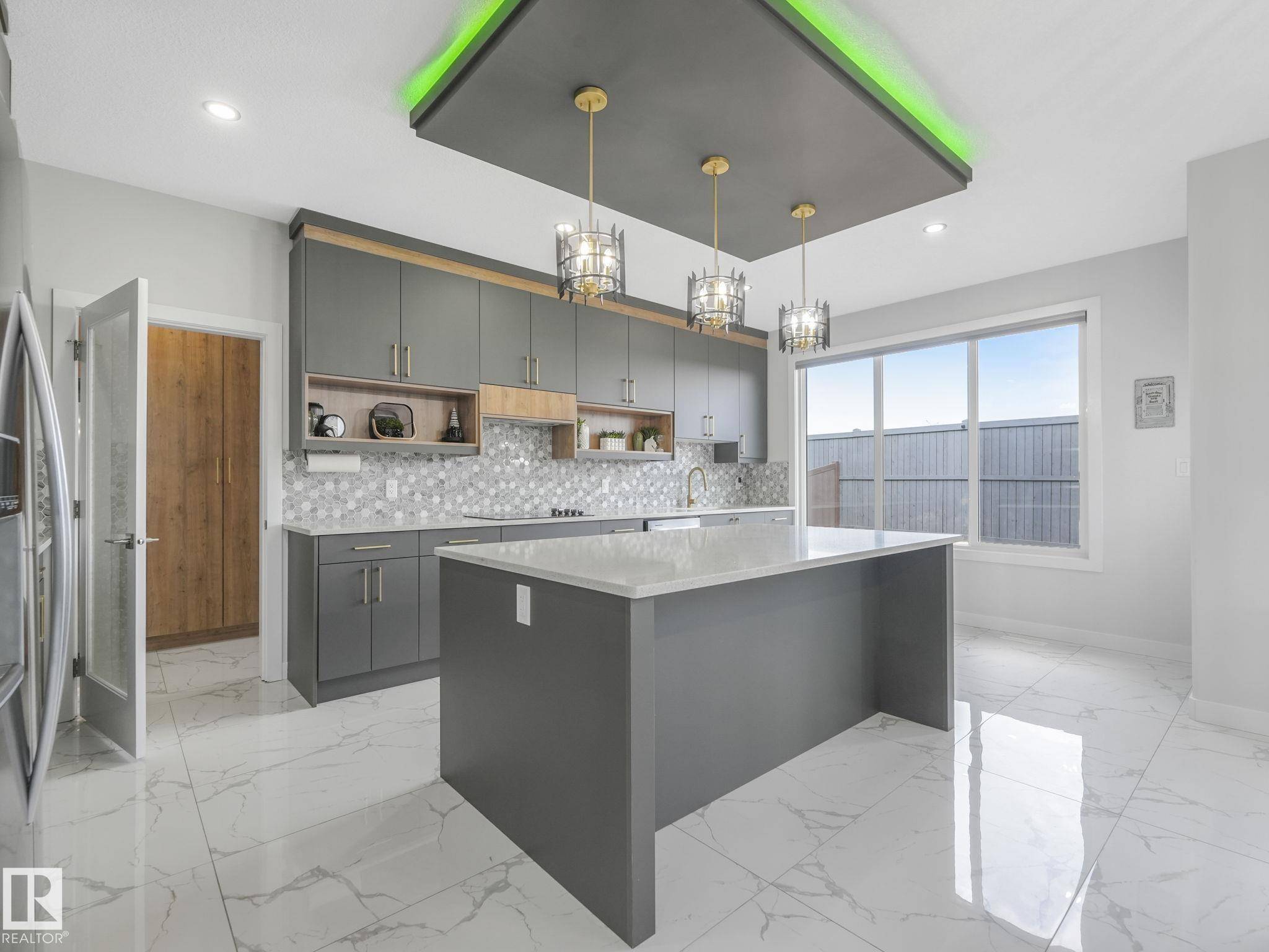 Edmonton, AB T5Y 4C8,1104 152 AV NW