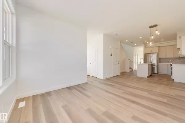 Edmonton, AB T6M 2K7,20903 25 AV NW