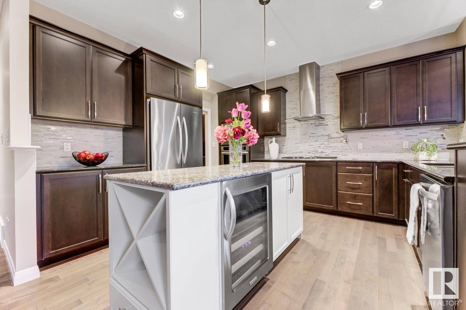 Edmonton, AB T5Y 0T7,5634 175A AV NW