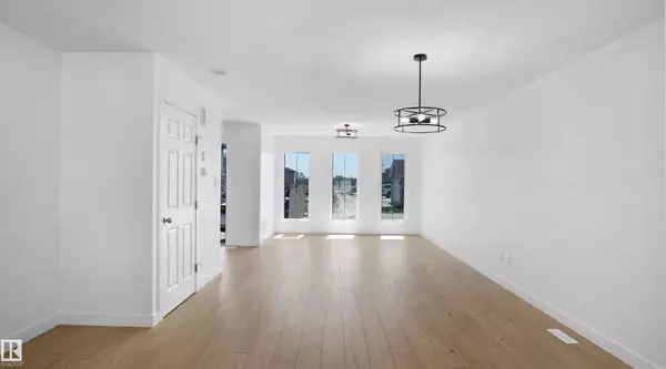 Edmonton, AB T5Y 4E8,17510 5A ST NE