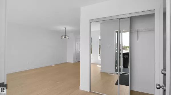 Edmonton, AB T5Y 4G1,17506 5A ST NE