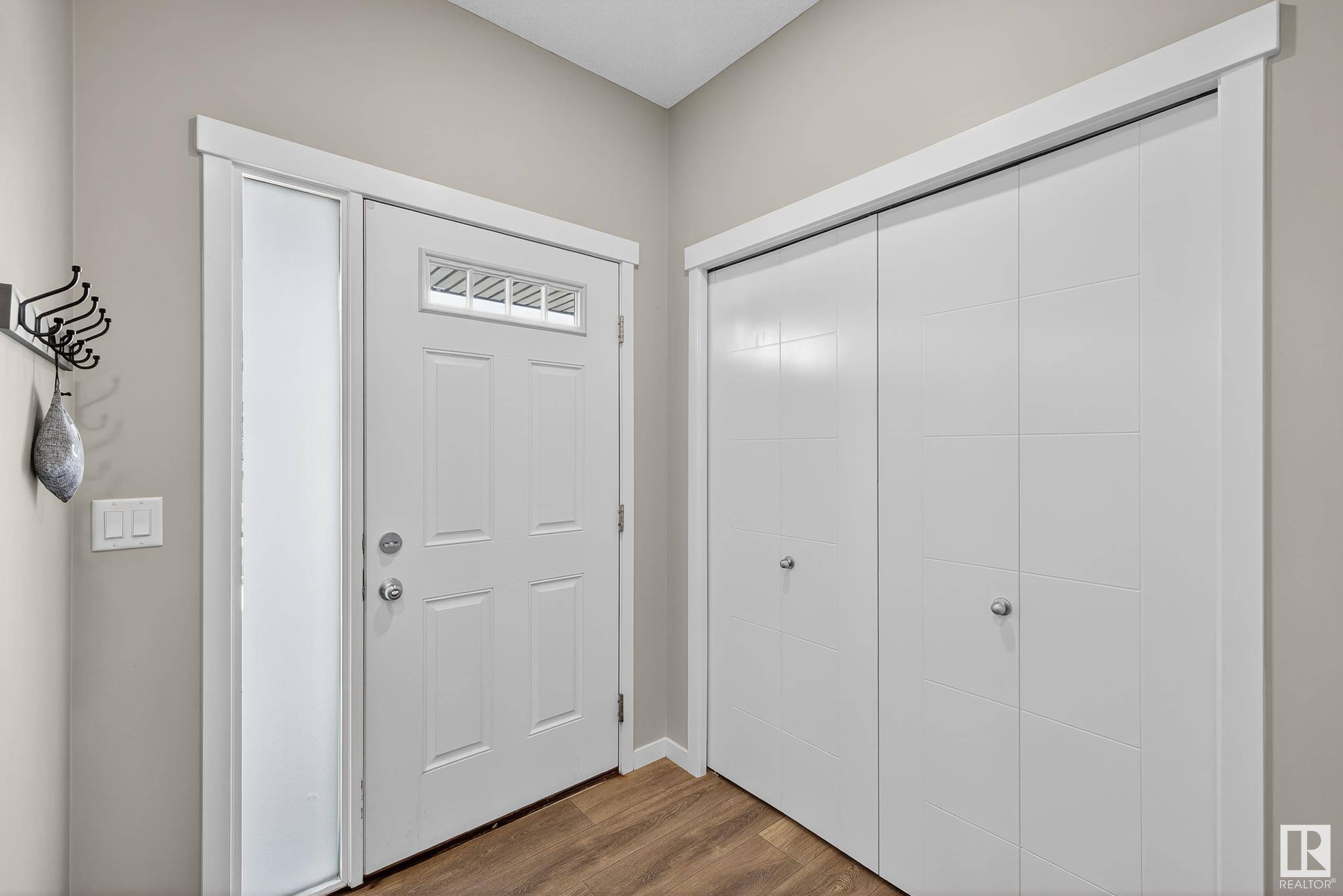 Edmonton, AB T6W 2V9,4438 ANNETT CM SW