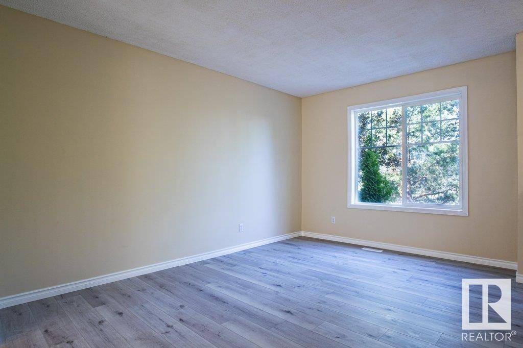 Edmonton, AB T6X 1J8,#41 8304 11 AV SW