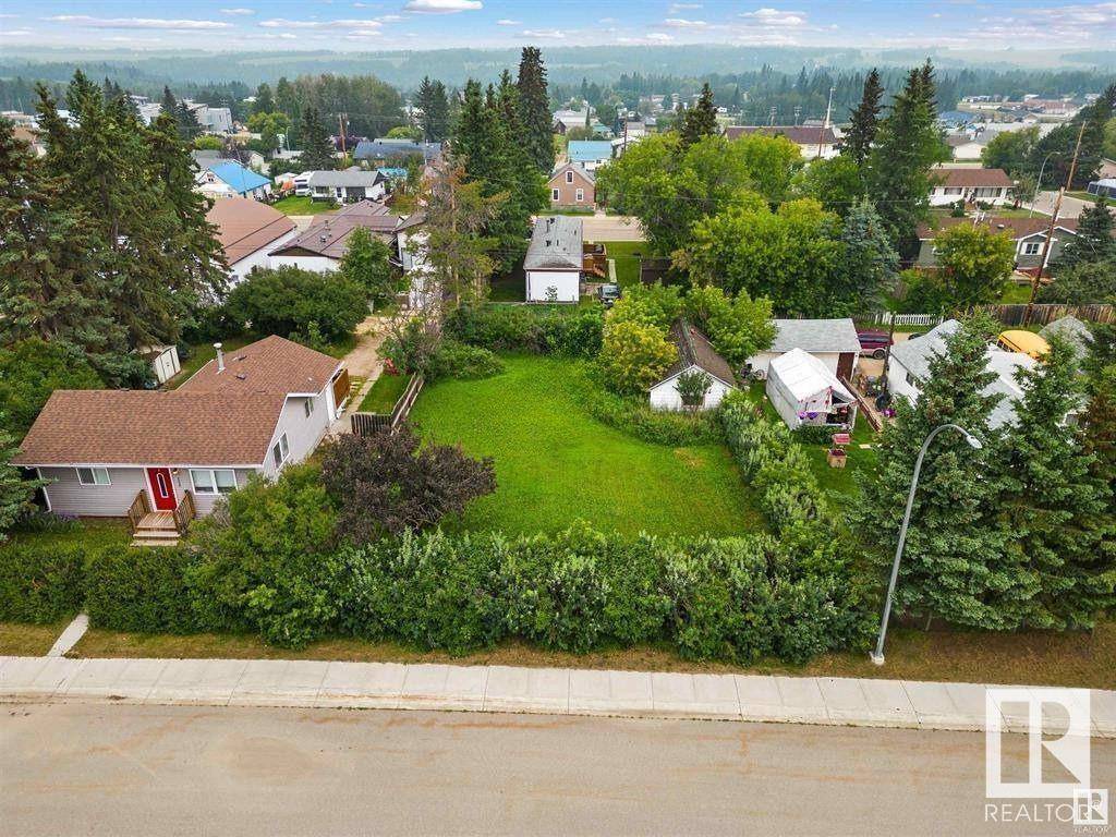 4816 46 Ave, Evansburg, AB T0E 0T0