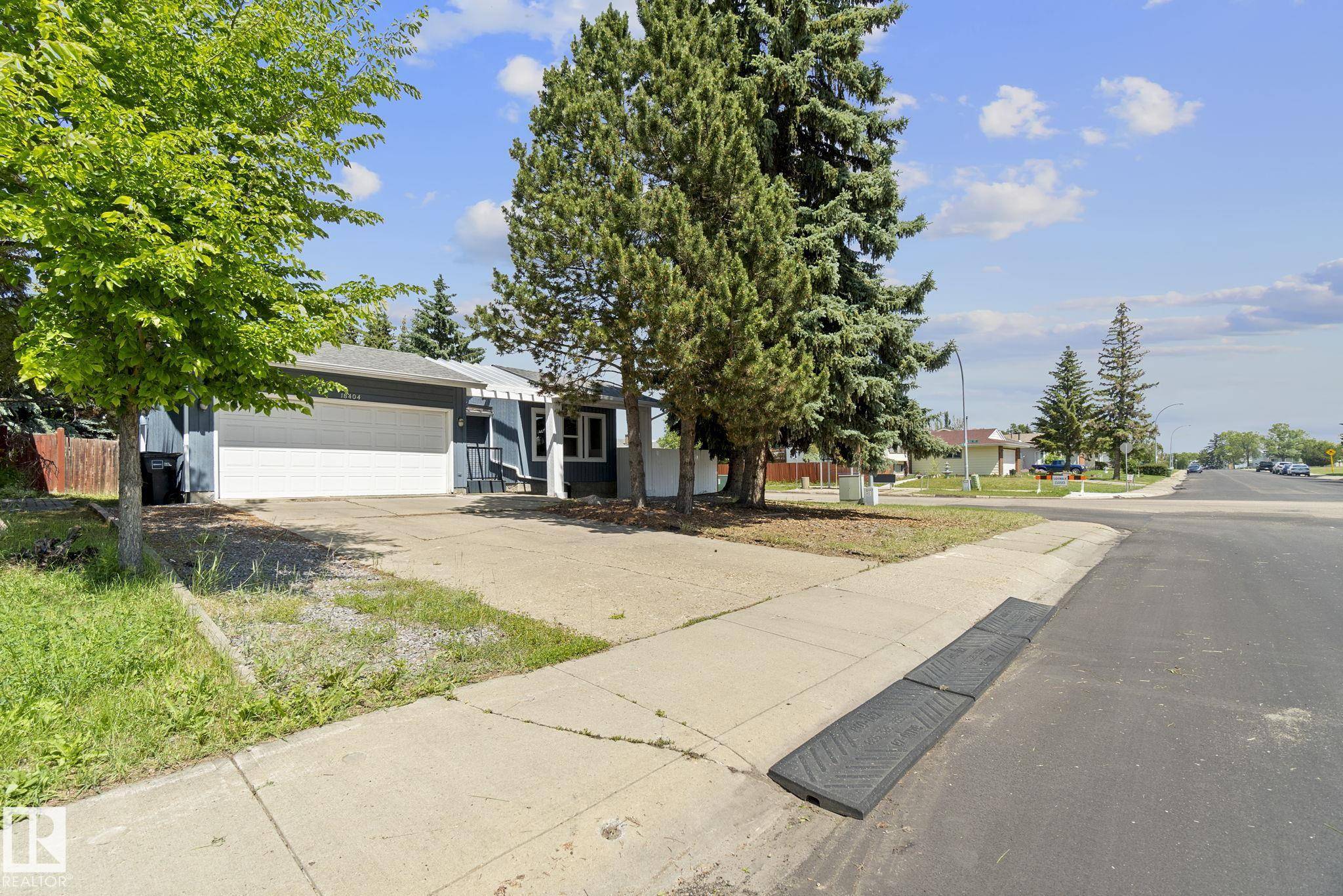 Edmonton, AB T5T 2M2,18404 66 AV NW