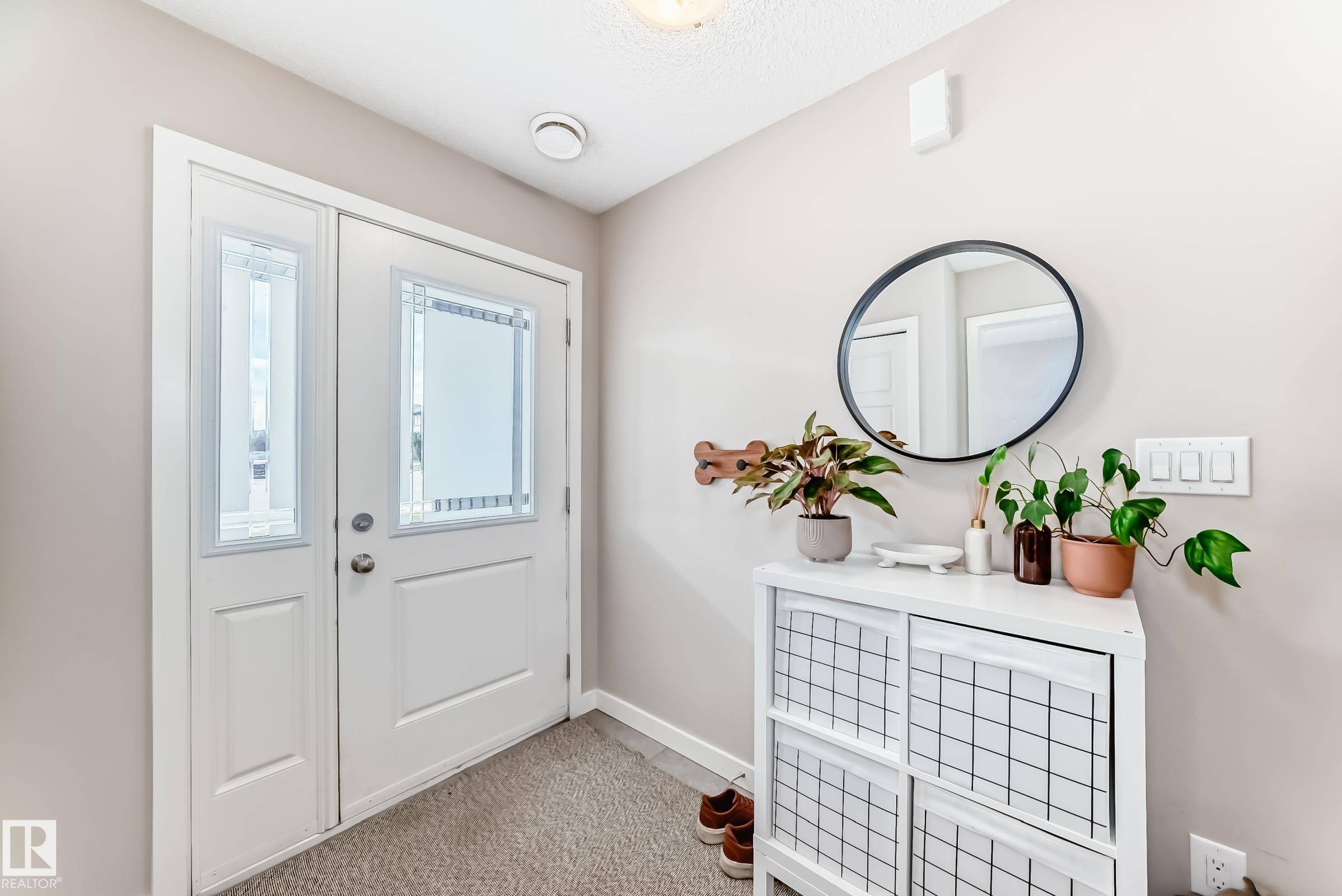 Edmonton, AB T6T 0Y1,3352 15A AV NW