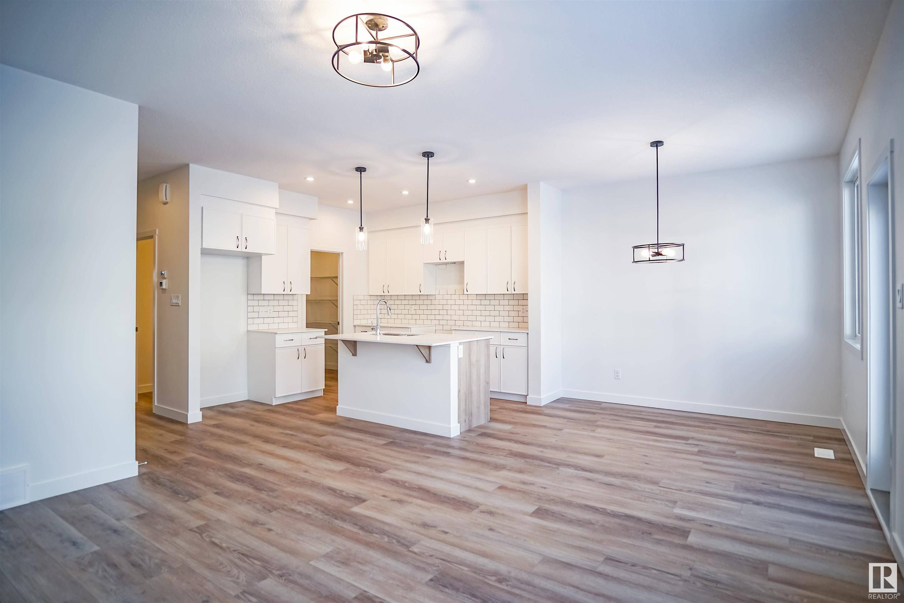Edmonton, AB T6W 5P9,9720 Carson PL SW