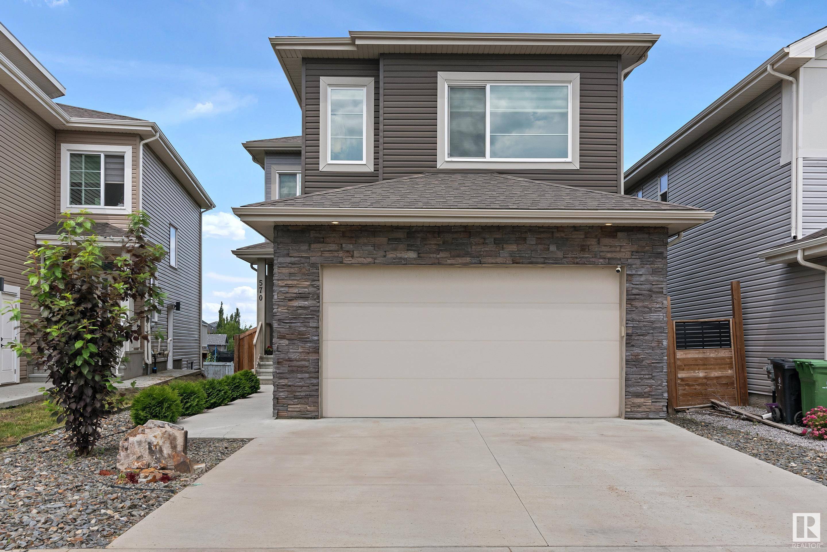 Fort Saskatchewan, AB T8L 0X1,570 MEADOWVIEW DR