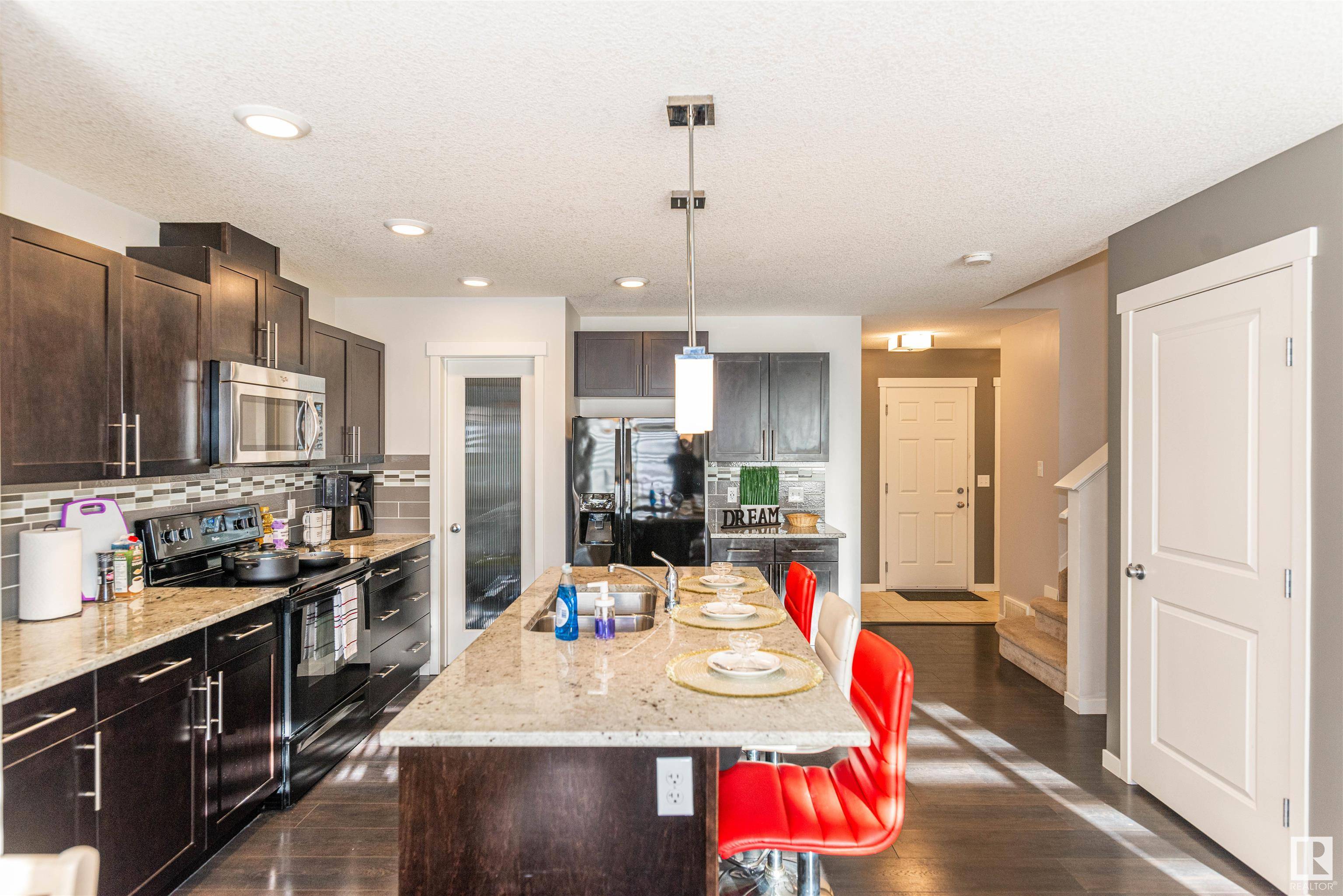 Edmonton, AB T6W 3H4,5883 ANTHONY CR SW