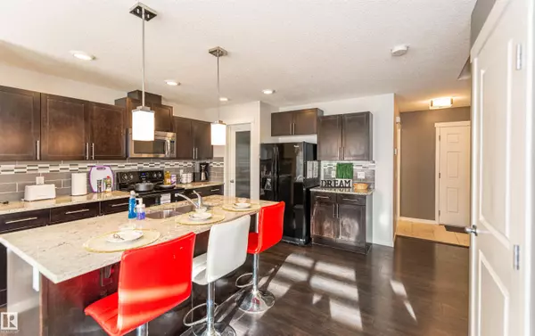 Edmonton, AB T6W 3H4,5883 ANTHONY CR SW