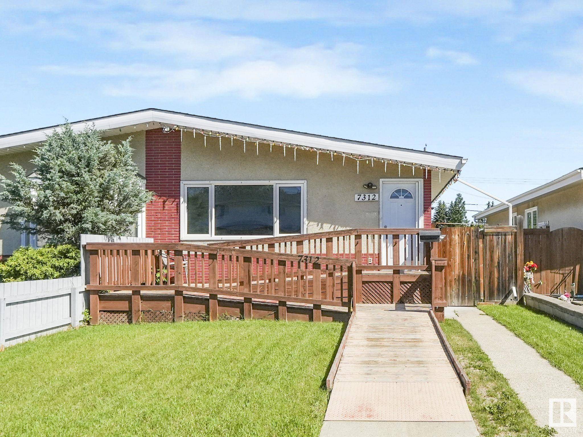 7312 83 AV NW, Edmonton, AB T6B 0G6