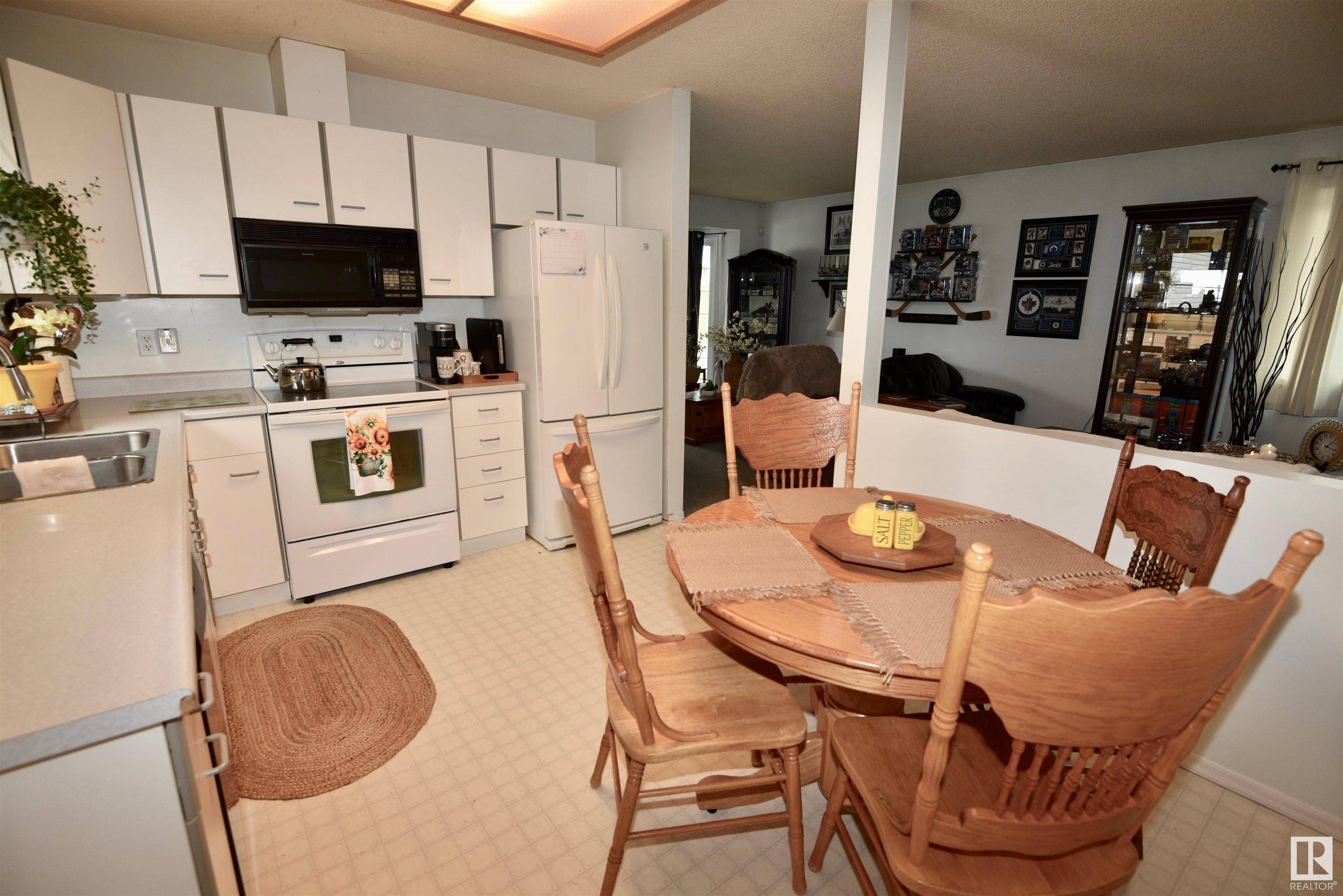 Edmonton, AB T5W 5G7,12215 63 ST NW