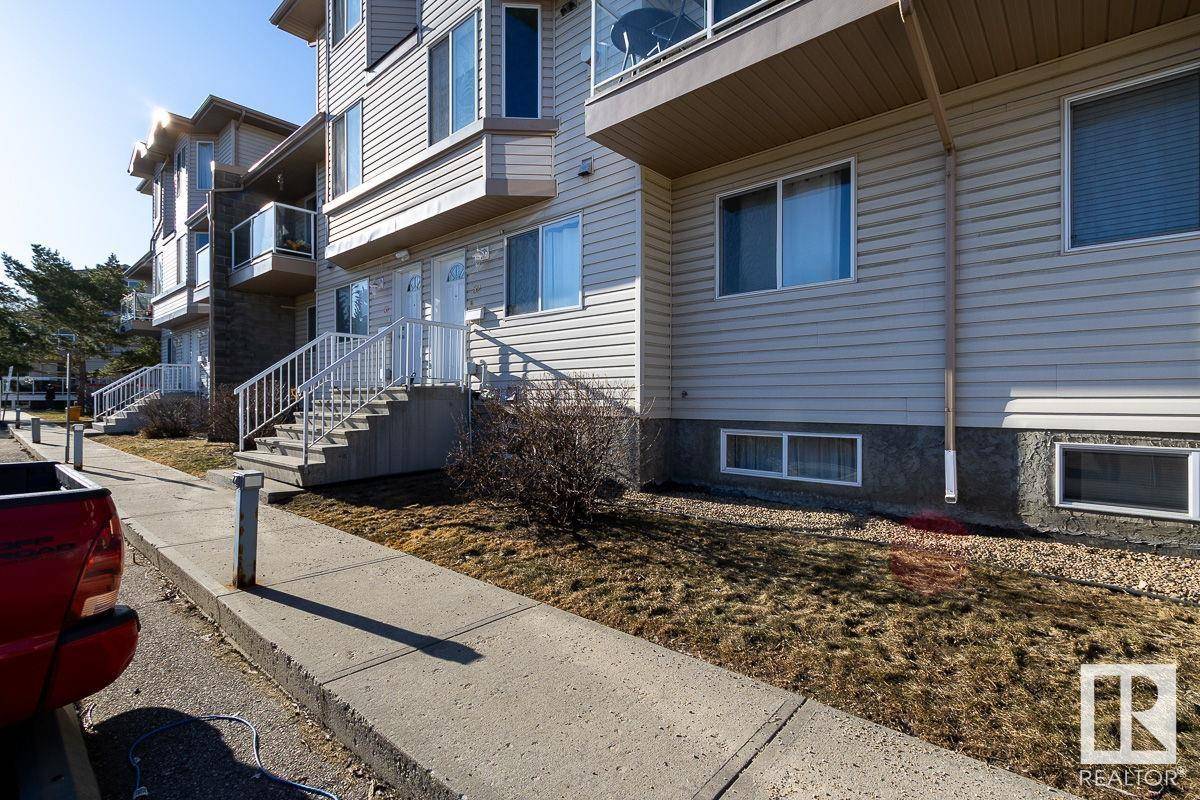 Edmonton, AB T6L 7G8,#52 2505 42 ST NW