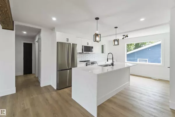 Edmonton, AB T6B 1A6,6719 95 AV NW