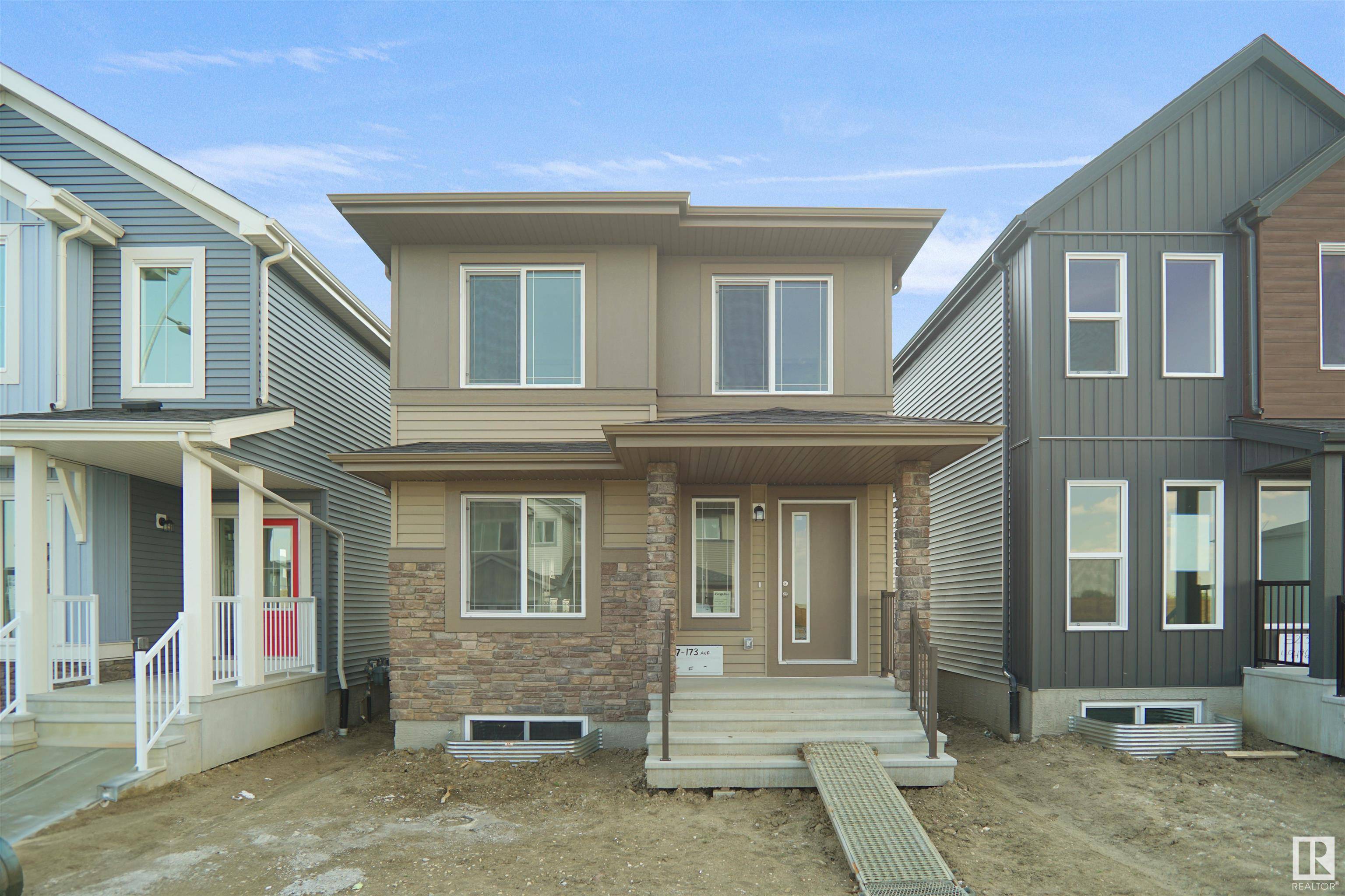 22907 82 AV NW, Edmonton, AB T5T 4N5
