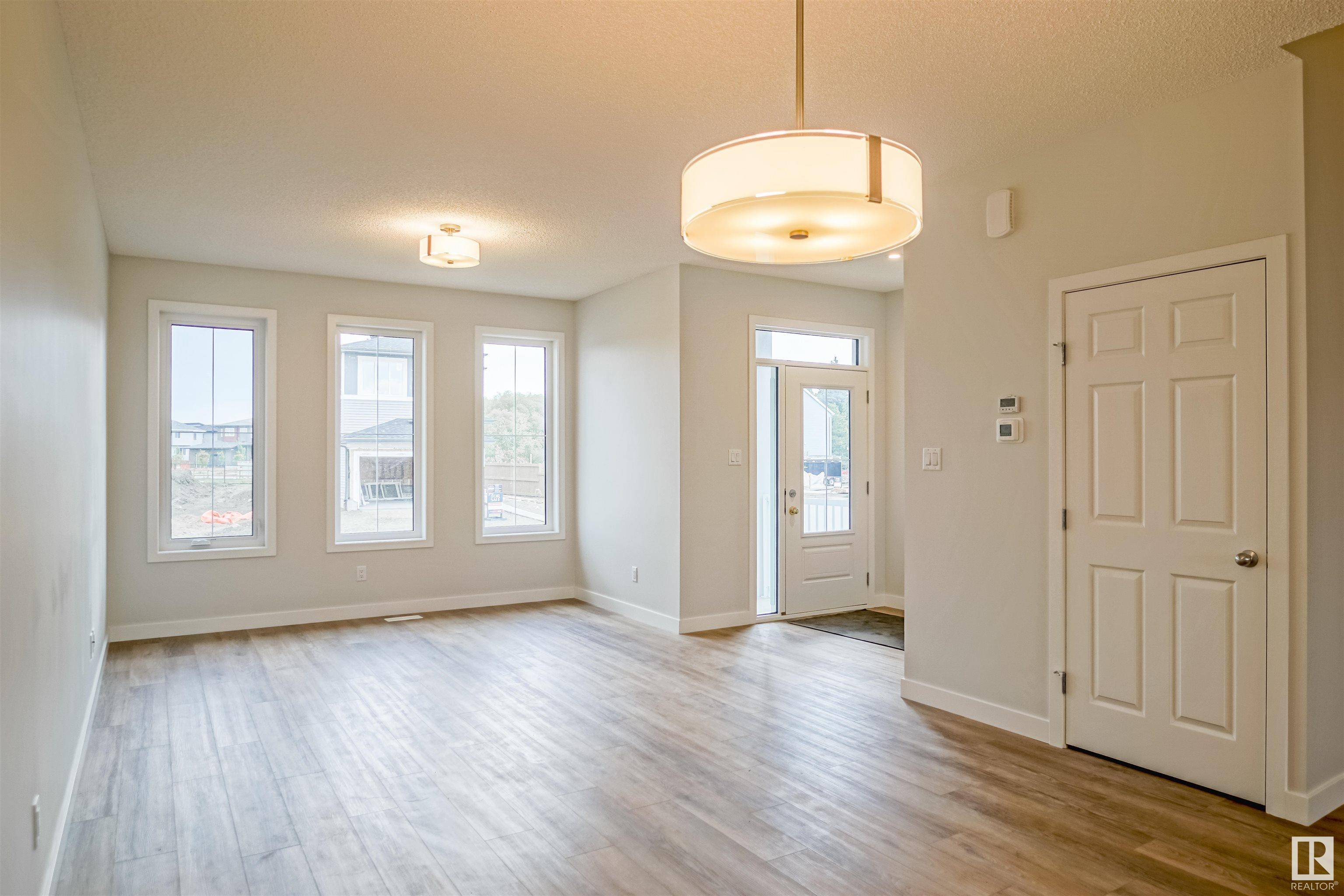 Edmonton, AB T5T 4N5,22911 82 AV NW