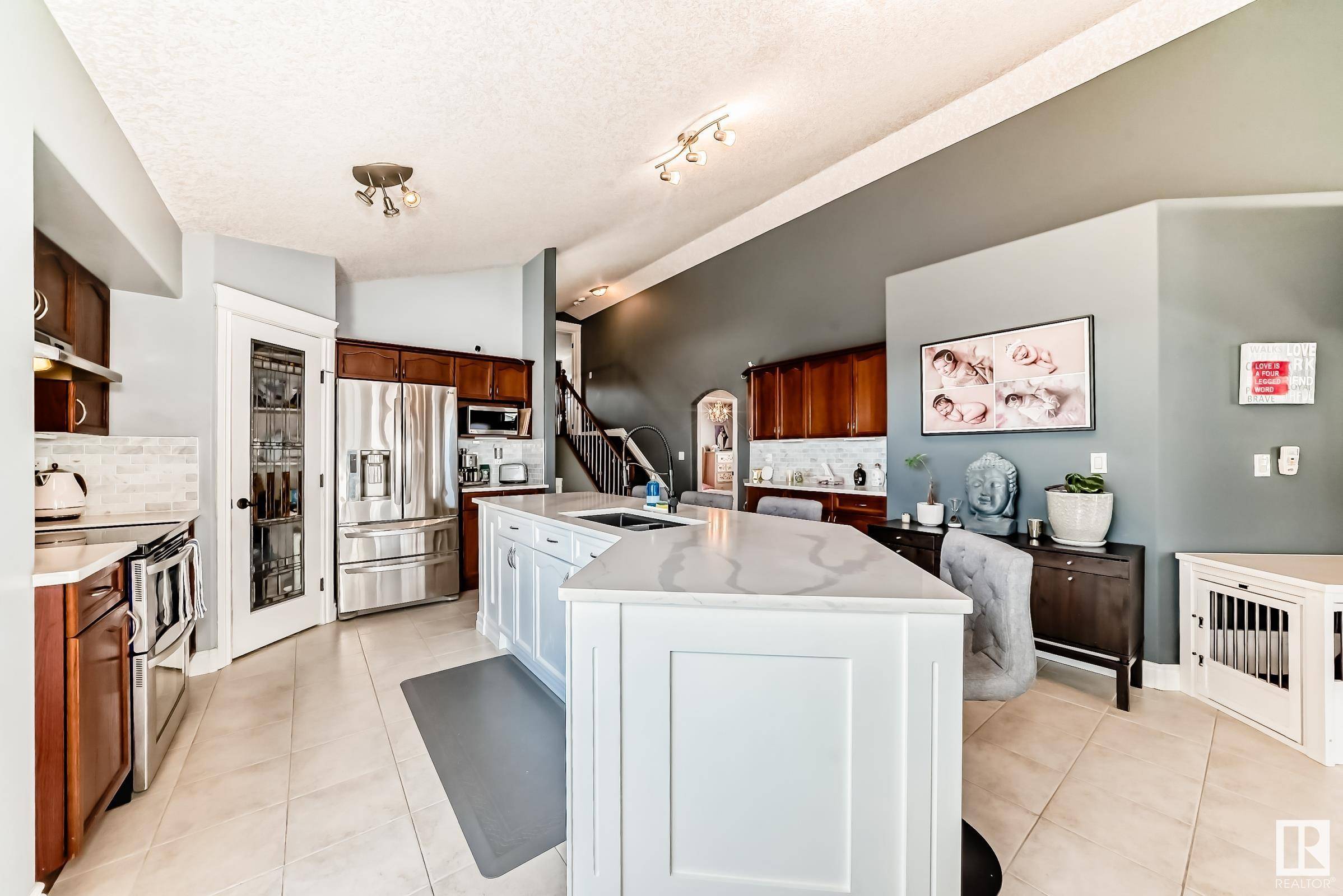 Edmonton, AB T5Y 0A5,4708 164 AV NW