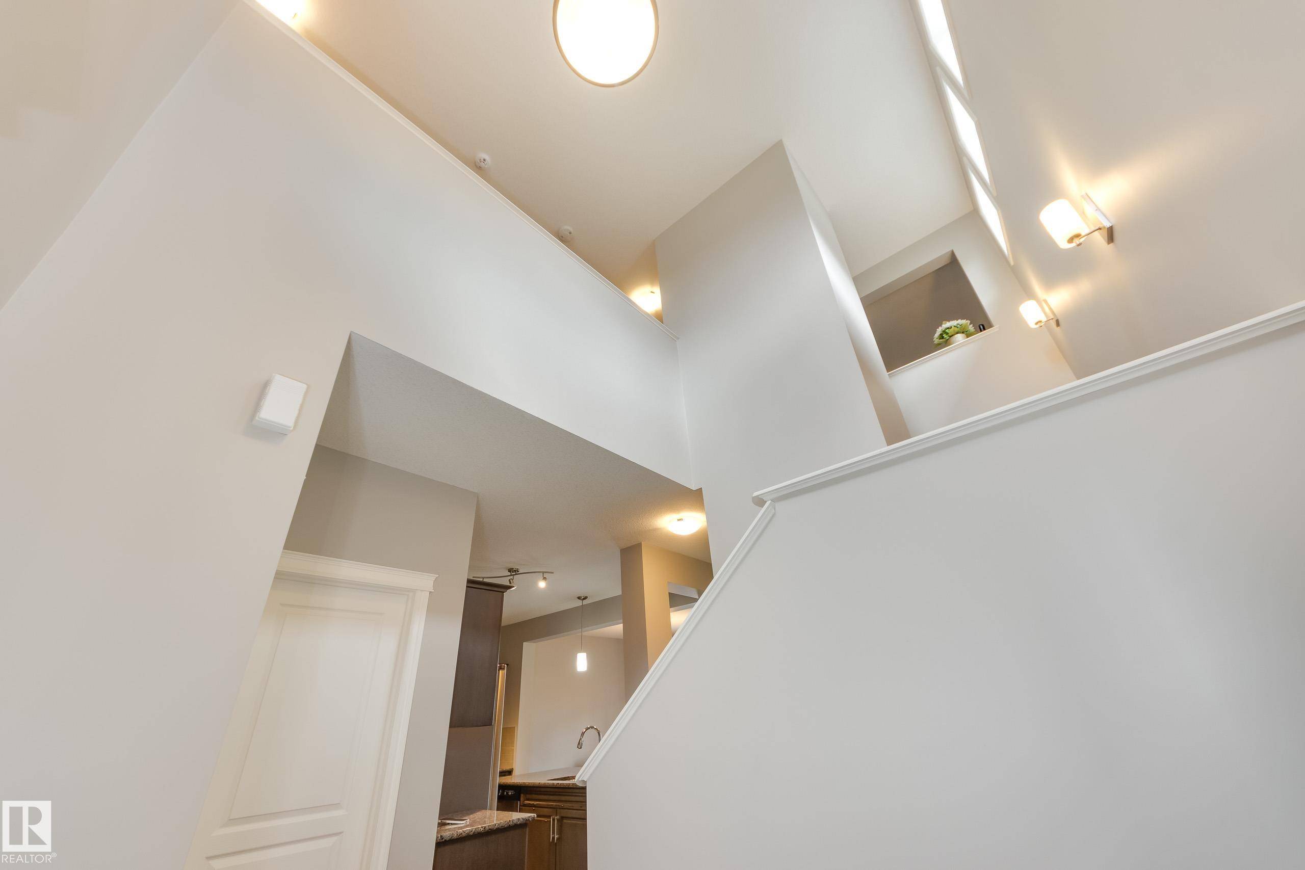 Edmonton, AB T5Y 0T7,5734 175A AV NW